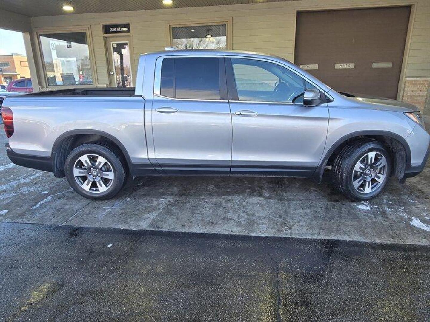 2019 Modern Steel Metallic Honda Ridgeline RTL (5FPYK2F53KB) with an 3.5L V6 280hp 262ft. lbs. engine, Automatic transmission, located at 25355 Eames Street, Channahon, IL, 60410, (815) 467-1807, 41.429108, -88.228432 - Photo#2