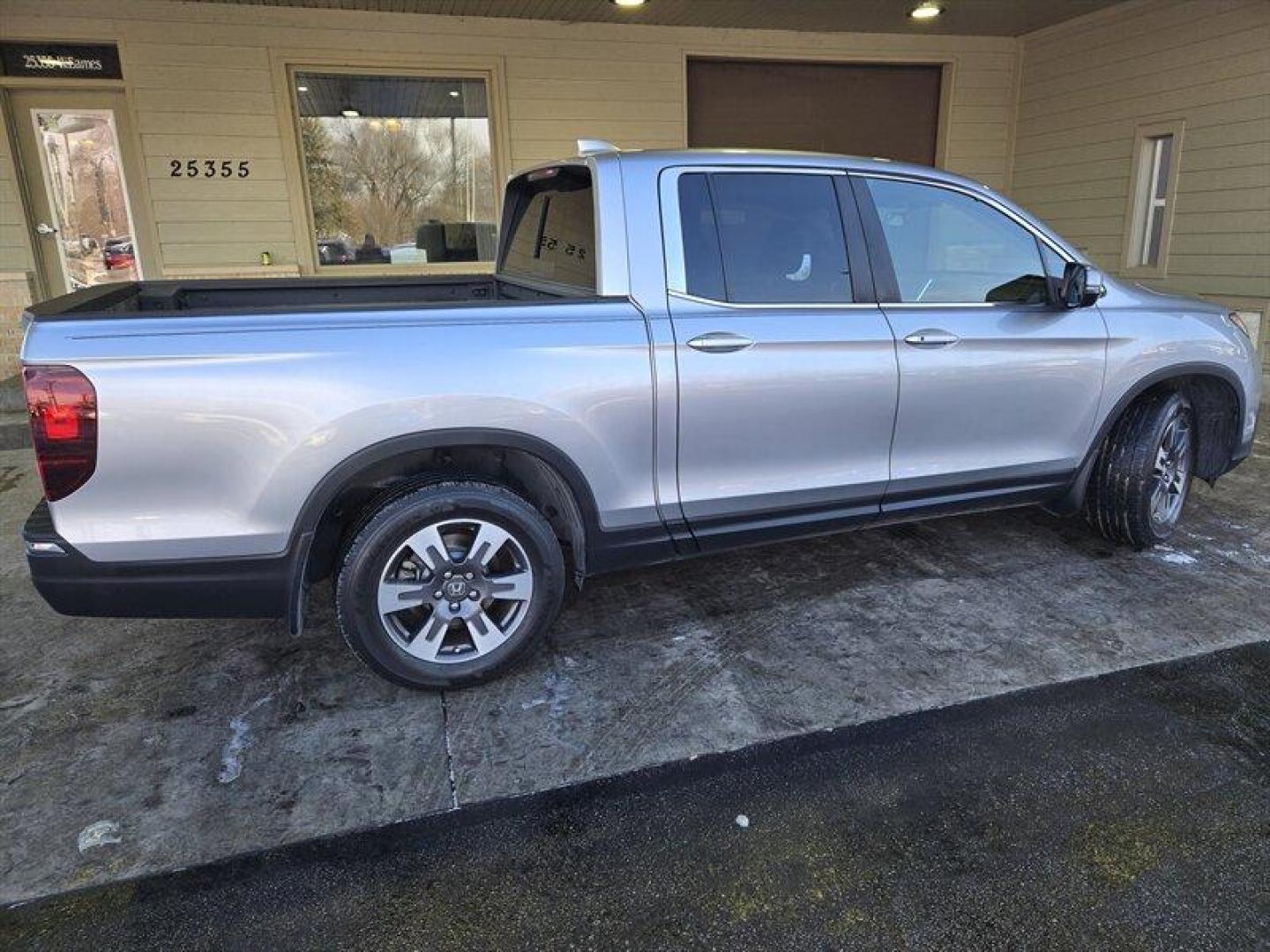 2019 Modern Steel Metallic Honda Ridgeline RTL (5FPYK2F53KB) with an 3.5L V6 280hp 262ft. lbs. engine, Automatic transmission, located at 25355 Eames Street, Channahon, IL, 60410, (815) 467-1807, 41.429108, -88.228432 - Photo#3
