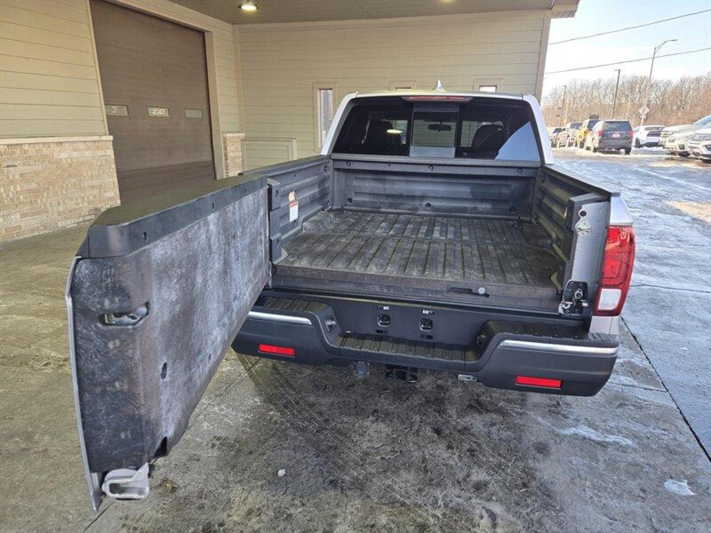 2019 Modern Steel Metallic Honda Ridgeline RTL (5FPYK2F53KB) with an 3.5L V6 280hp 262ft. lbs. engine, Automatic transmission, located at 25355 Eames Street, Channahon, IL, 60410, (815) 467-1807, 41.429108, -88.228432 - Photo#7