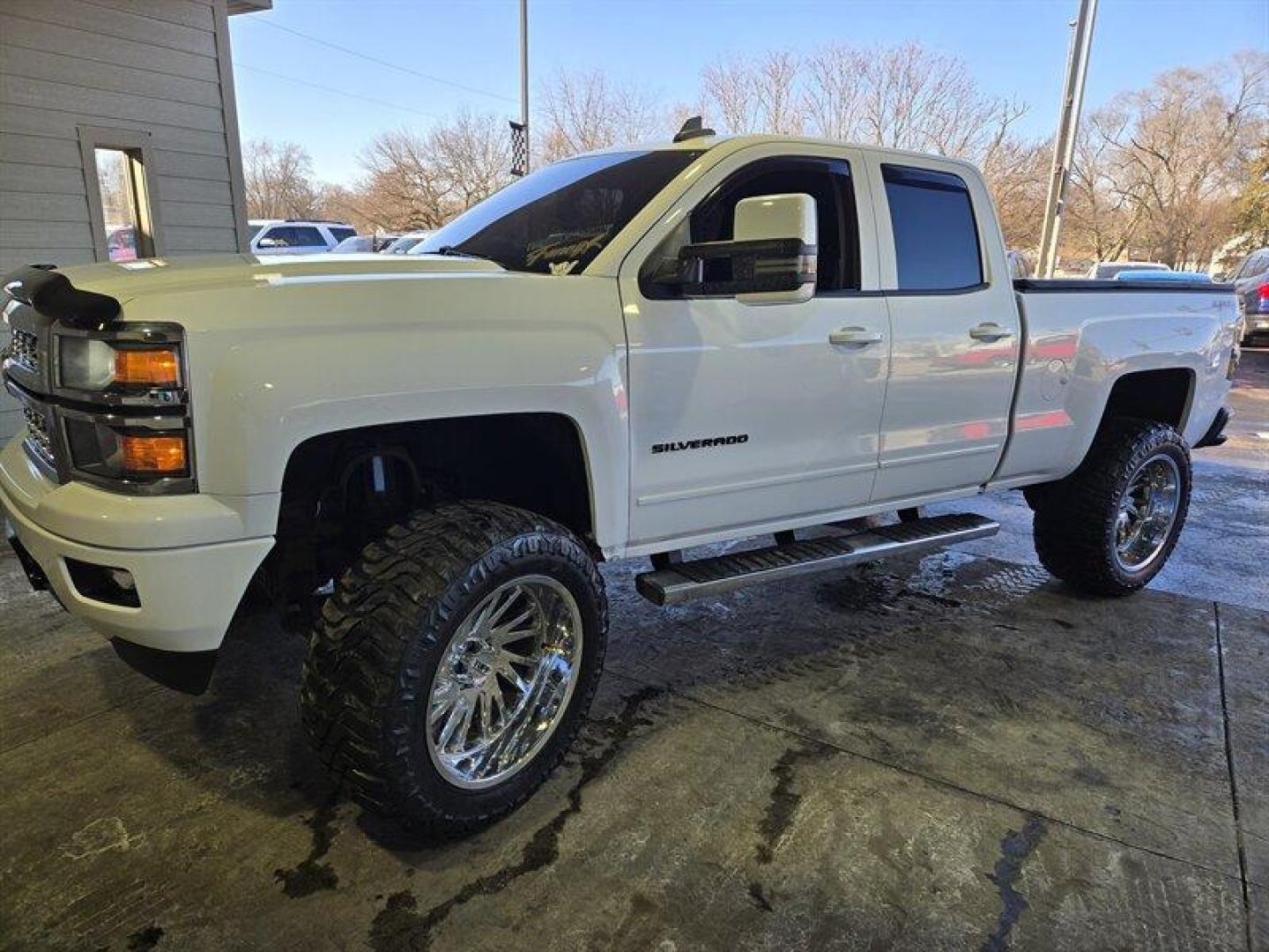 2015 Summit White Chevrolet Silverado 1500 LT LT1 (1GCVKREC4FZ) with an EcoTec3 5.3L V8 355hp 383ft. lbs. engine, 6Speed Shiftable Au transmission, located at 25355 Eames Street, Channahon, IL, 60410, (815) 467-1807, 41.429108, -88.228432 - Photo#11
