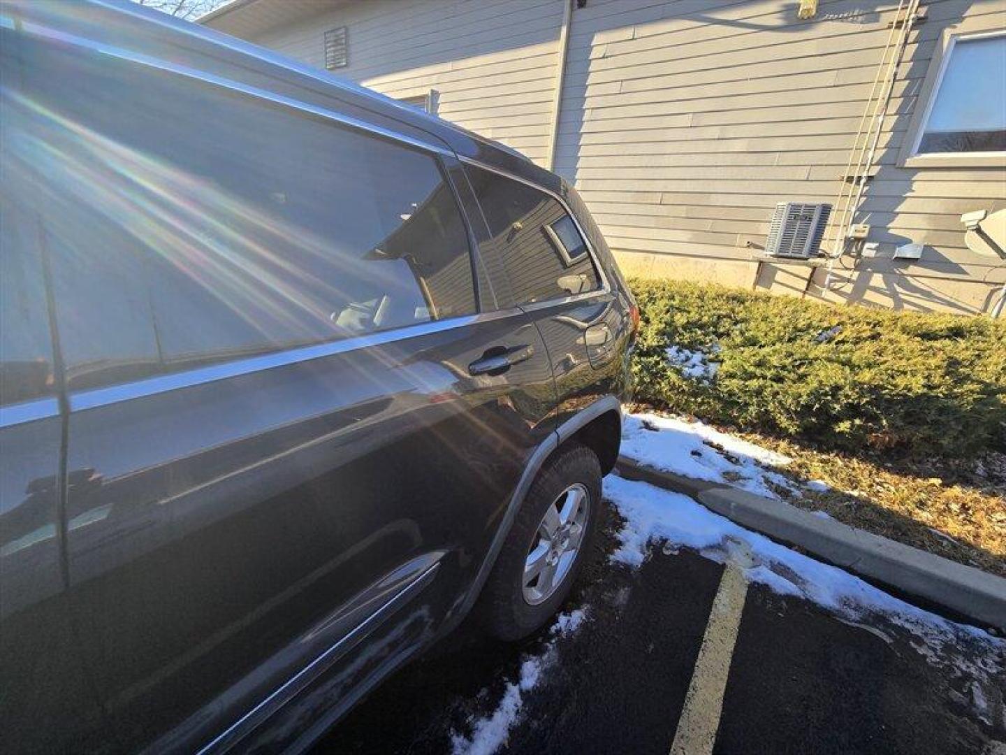 2011 Dark Charcoal Pearl Coat Jeep Grand Cherokee Laredo (1J4RR4GG7BC) with an 3.6L V6 290hp 260ft. lbs. engine, Automatic transmission, located at 25355 Eames Street, Channahon, IL, 60410, (815) 467-1807, 41.429108, -88.228432 - TRADE IN SPECIAL, THESE VEHICLES ARE SOLD AS-IS NO WARRANTY. WE WILL TRY TO DISCLOSE WHAT WE KNOW IS WRONG WITH THEM. PRICED TO MOVE. HAS SUSPENSION NOISE AND NEEDS BRAKES *NO FINANCING AVAILABLE. NO SHIPPING AVAILABLE* - Photo#1