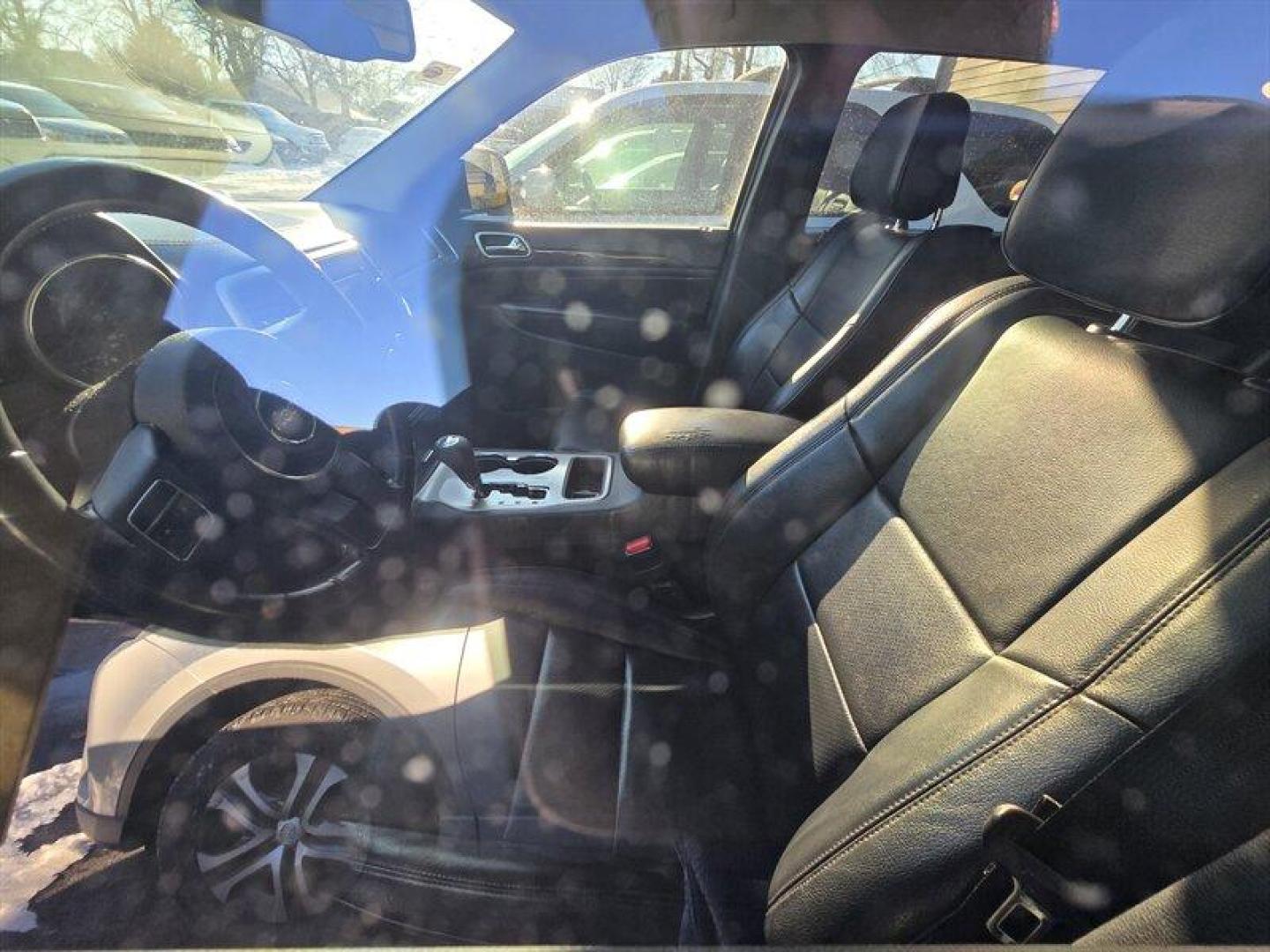 2011 Dark Charcoal Pearl Coat Jeep Grand Cherokee Laredo (1J4RR4GG7BC) with an 3.6L V6 290hp 260ft. lbs. engine, Automatic transmission, located at 25355 Eames Street, Channahon, IL, 60410, (815) 467-1807, 41.429108, -88.228432 - TRADE IN SPECIAL, THESE VEHICLES ARE SOLD AS-IS NO WARRANTY. WE WILL TRY TO DISCLOSE WHAT WE KNOW IS WRONG WITH THEM. PRICED TO MOVE. HAS SUSPENSION NOISE AND NEEDS BRAKES *NO FINANCING AVAILABLE. NO SHIPPING AVAILABLE* - Photo#2