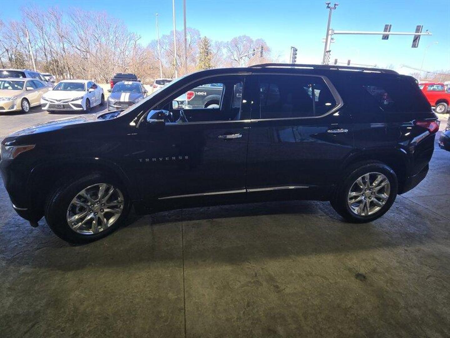 2019 Mosaic Black Metallic Chevrolet Traverse High Country (1GNEVJKW0KJ) with an 3.6L V6 310hp 266ft. lbs. engine, Automatic transmission, located at 25355 Eames Street, Channahon, IL, 60410, (815) 467-1807, 41.429108, -88.228432 - Photo#10