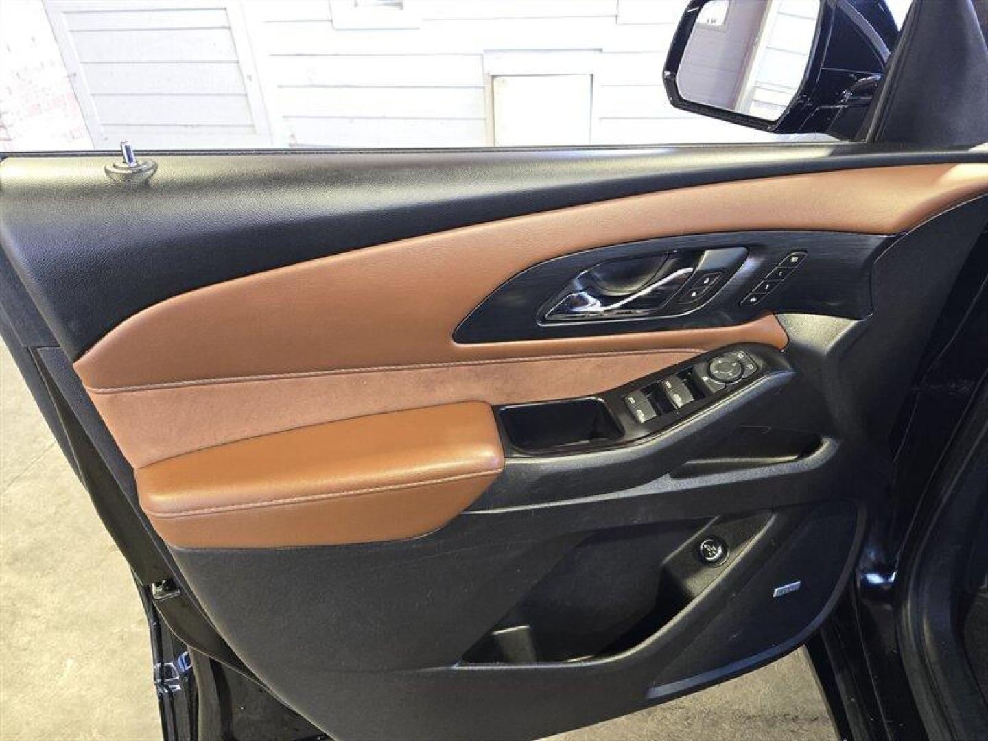 2019 Mosaic Black Metallic Chevrolet Traverse High Country (1GNEVJKW0KJ) with an 3.6L V6 310hp 266ft. lbs. engine, Automatic transmission, located at 25355 Eames Street, Channahon, IL, 60410, (815) 467-1807, 41.429108, -88.228432 - Photo#17