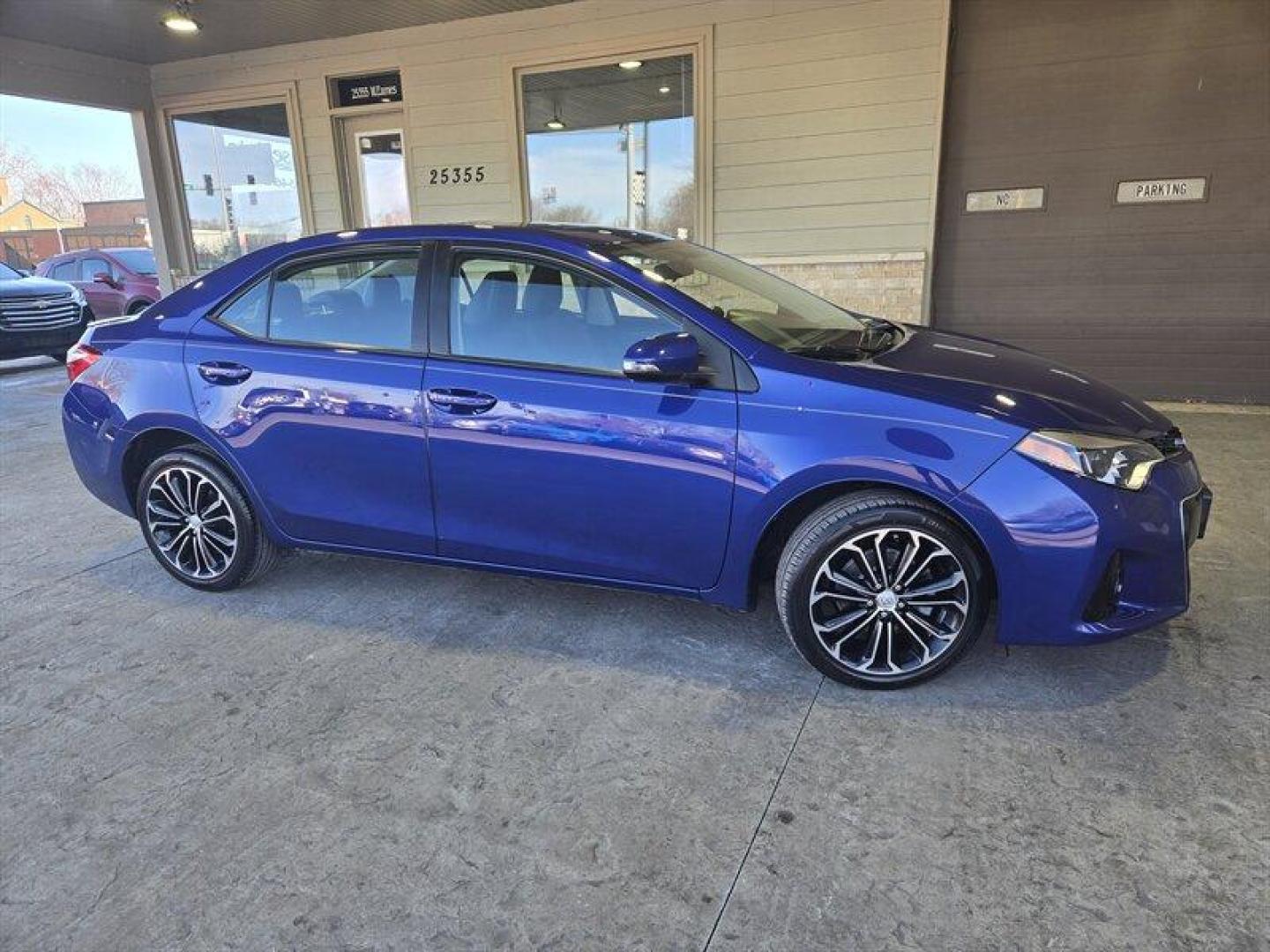 2015 Blue Toyota Corolla S (2T1BURHE8FC) with an 1.8L I4 132hp 128ft. lbs. engine, Automatic transmission, located at 25355 Eames Street, Channahon, IL, 60410, (815) 467-1807, 41.429108, -88.228432 - Photo#1