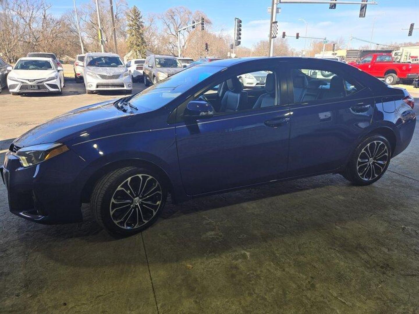 2015 Blue Toyota Corolla S (2T1BURHE8FC) with an 1.8L I4 132hp 128ft. lbs. engine, Automatic transmission, located at 25355 Eames Street, Channahon, IL, 60410, (815) 467-1807, 41.429108, -88.228432 - Photo#6