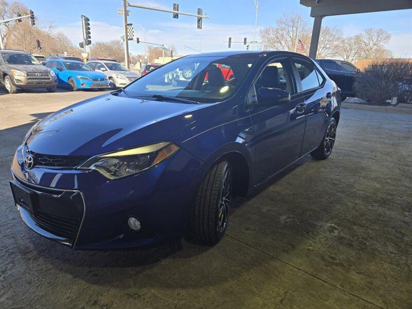 2015 Blue Toyota Corolla S (2T1BURHE8FC) with an 1.8L I4 132hp 128ft. lbs. engine, Automatic transmission, located at 25355 Eames Street, Channahon, IL, 60410, (815) 467-1807, 41.429108, -88.228432 - Photo#7