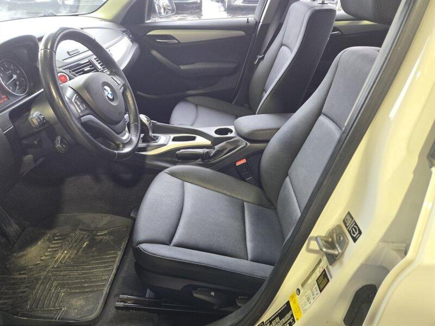 2013 Alpine White BMW X1 xDrive28i (WBAVL1C58DV) with an 2.0L Turbo I4 240hp 260ft. lbs. engine, 8Speed Shiftable Au transmission, located at 25355 Eames Street, Channahon, IL, 60410, (815) 467-1807, 41.429108, -88.228432 - Looking for a powerful and stylish ride that will turn heads on the road? Look no further than the 2013 BMW X1 xDrive28i. This stunning vehicle is powered by a 2.0L Turbo I4 engine that delivers an impressive 240 horsepower and 260 ft. lbs. of torque, giving you the power you need to conquer any roa - Photo#14
