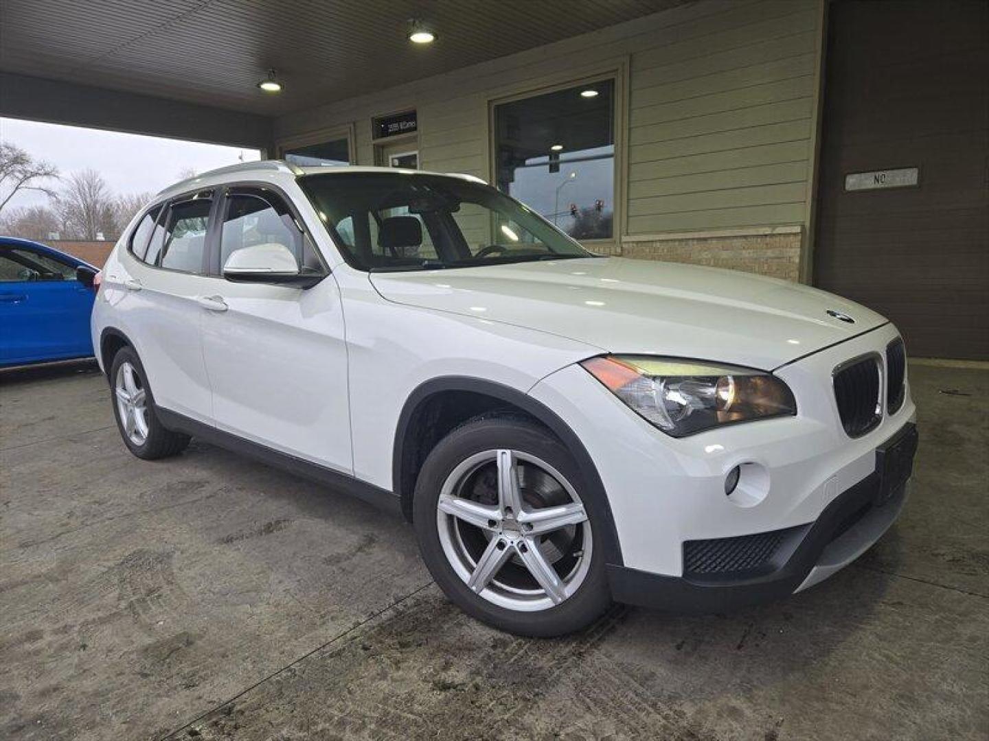 2013 Alpine White BMW X1 xDrive28i (WBAVL1C58DV) with an 2.0L Turbo I4 240hp 260ft. lbs. engine, 8Speed Shiftable Au transmission, located at 25355 Eames Street, Channahon, IL, 60410, (815) 467-1807, 41.429108, -88.228432 - Looking for a powerful and stylish ride that will turn heads on the road? Look no further than the 2013 BMW X1 xDrive28i. This stunning vehicle is powered by a 2.0L Turbo I4 engine that delivers an impressive 240 horsepower and 260 ft. lbs. of torque, giving you the power you need to conquer any roa - Photo#0