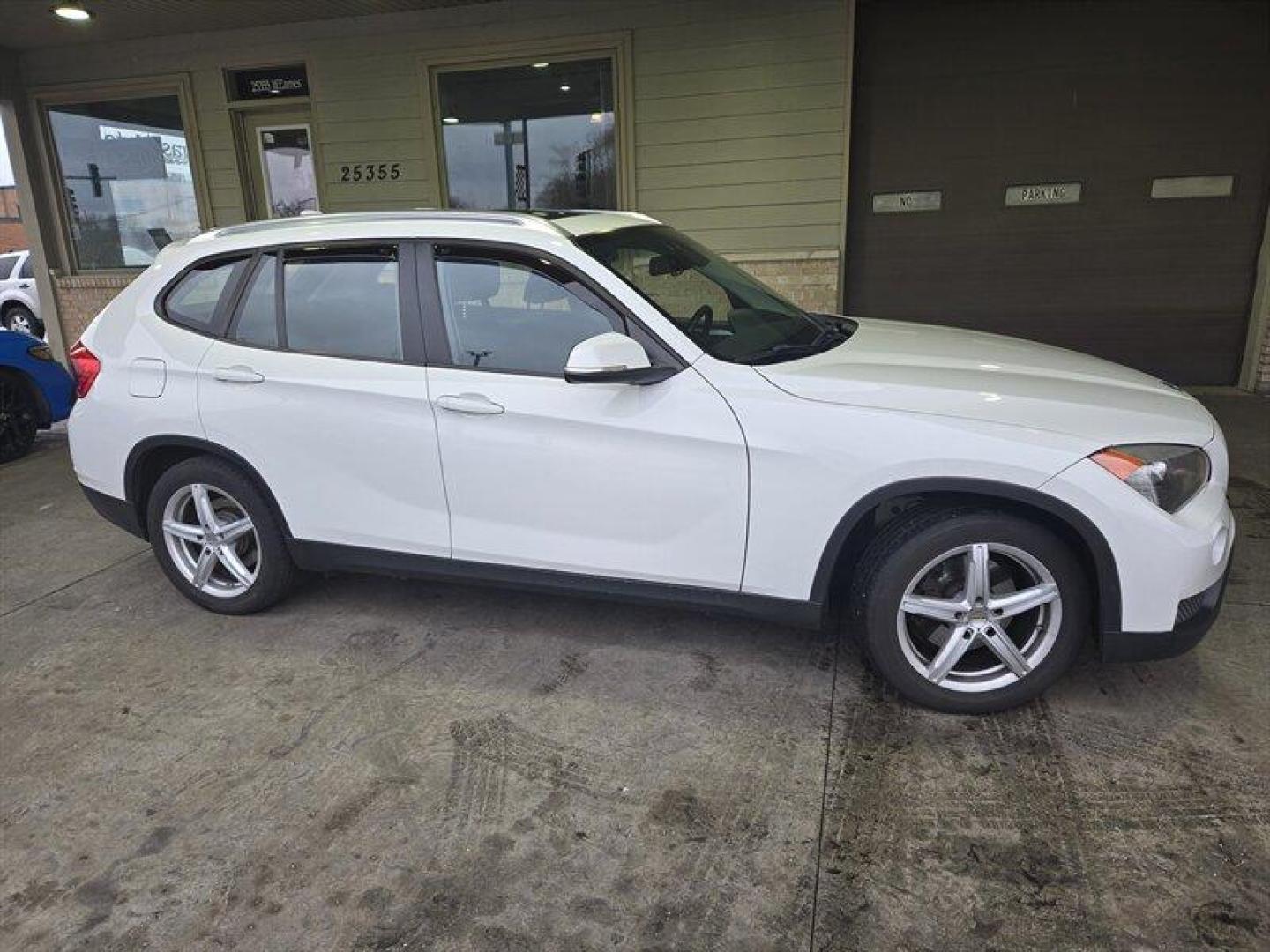 2013 Alpine White BMW X1 xDrive28i (WBAVL1C58DV) with an 2.0L Turbo I4 240hp 260ft. lbs. engine, 8Speed Shiftable Au transmission, located at 25355 Eames Street, Channahon, IL, 60410, (815) 467-1807, 41.429108, -88.228432 - Looking for a powerful and stylish ride that will turn heads on the road? Look no further than the 2013 BMW X1 xDrive28i. This stunning vehicle is powered by a 2.0L Turbo I4 engine that delivers an impressive 240 horsepower and 260 ft. lbs. of torque, giving you the power you need to conquer any roa - Photo#1