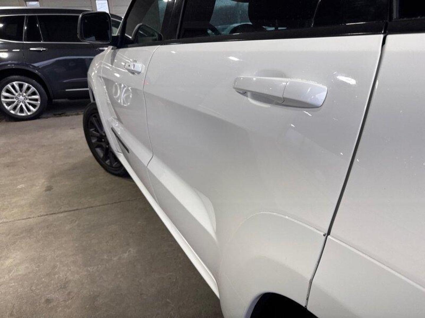 2018 Bright White Clear Coat Jeep Grand Cherokee High Altitude (1C4RJFCG3JC) with an Pentastar 3.6L V6 295hp 260ft. lbs. engine, 8Speed Shiftable Au transmission, located at 25355 Eames Street, Channahon, IL, 60410, (815) 467-1807, 41.429108, -88.228432 - Photo#9