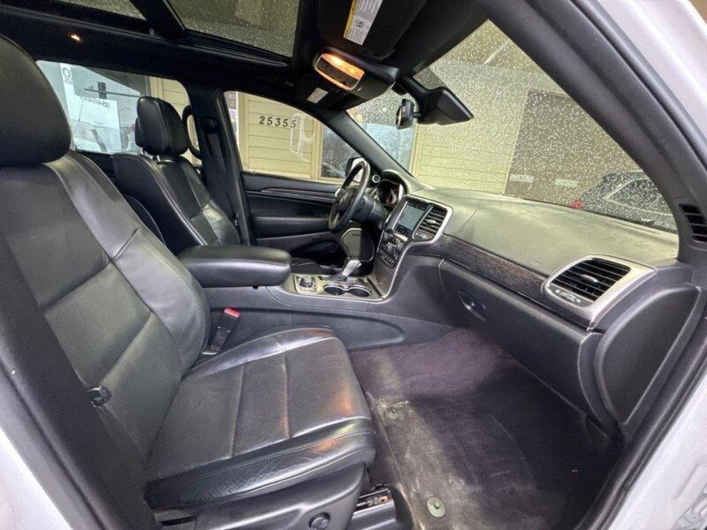 2018 Bright White Clear Coat Jeep Grand Cherokee High Altitude (1C4RJFCG3JC) with an Pentastar 3.6L V6 295hp 260ft. lbs. engine, 8Speed Shiftable Au transmission, located at 25355 Eames Street, Channahon, IL, 60410, (815) 467-1807, 41.429108, -88.228432 - Photo#17