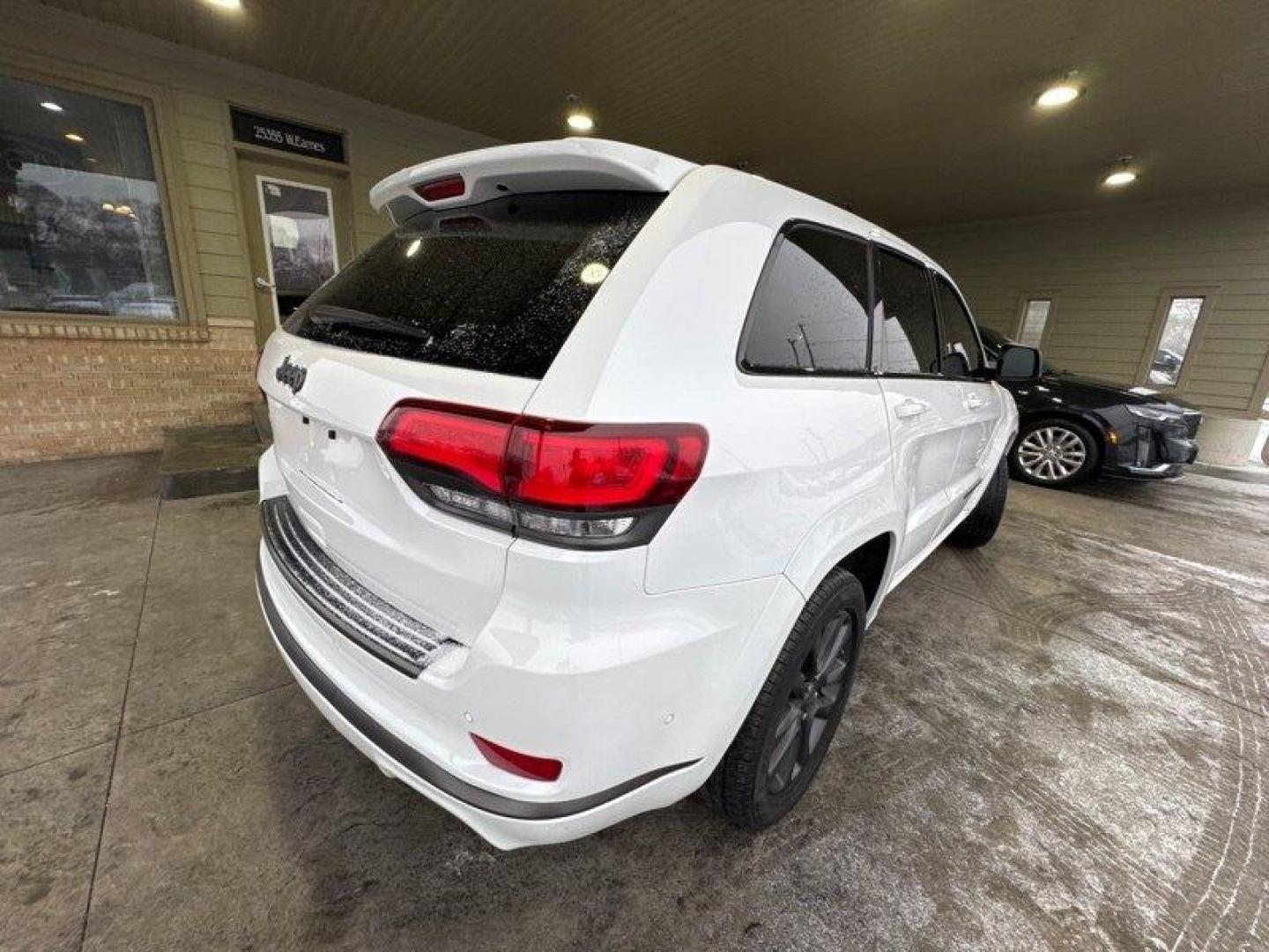 2018 Bright White Clear Coat Jeep Grand Cherokee High Altitude (1C4RJFCG3JC) with an Pentastar 3.6L V6 295hp 260ft. lbs. engine, 8Speed Shiftable Au transmission, located at 25355 Eames Street, Channahon, IL, 60410, (815) 467-1807, 41.429108, -88.228432 - Photo#3