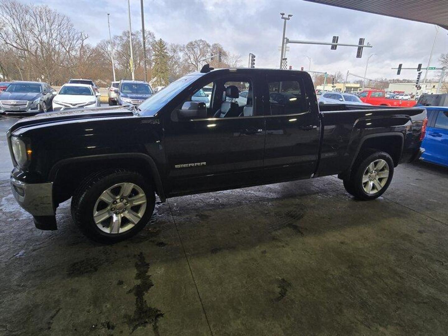 2019 Onyx Black GMC Sierra 1500 Limited SLE (2GTV2MEC2K1) with an EcoTec3 5.3L V8 355hp 383ft. lbs. engine, 6Speed Shiftable Au transmission, located at 25355 Eames Street, Channahon, IL, 60410, (815) 467-1807, 41.429108, -88.228432 - Introducing the 2019 GMC Sierra 1500 Limited SLE, a powerful and reliable pickup truck that boasts a powerful EcoTec3 5.3L V8 engine with 355 horsepower and 383 ft. lbs. of torque. This vehicle is perfect for drivers who need a reliable work truck that can handle tough terrain and heavy loads. The - Photo#11