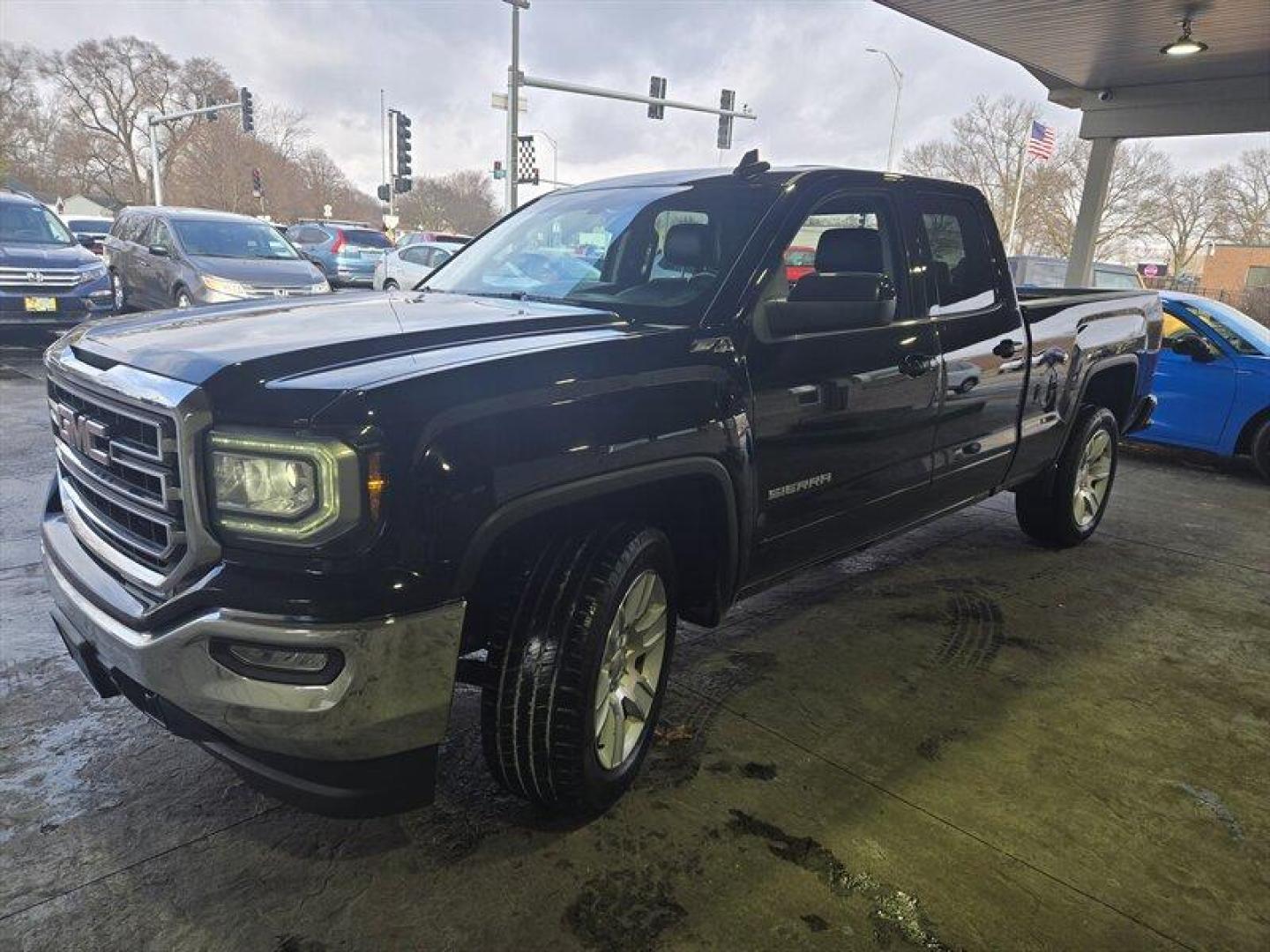 2019 Onyx Black GMC Sierra 1500 Limited SLE (2GTV2MEC2K1) with an EcoTec3 5.3L V8 355hp 383ft. lbs. engine, 6Speed Shiftable Au transmission, located at 25355 Eames Street, Channahon, IL, 60410, (815) 467-1807, 41.429108, -88.228432 - Introducing the 2019 GMC Sierra 1500 Limited SLE, a powerful and reliable pickup truck that boasts a powerful EcoTec3 5.3L V8 engine with 355 horsepower and 383 ft. lbs. of torque. This vehicle is perfect for drivers who need a reliable work truck that can handle tough terrain and heavy loads. The - Photo#12