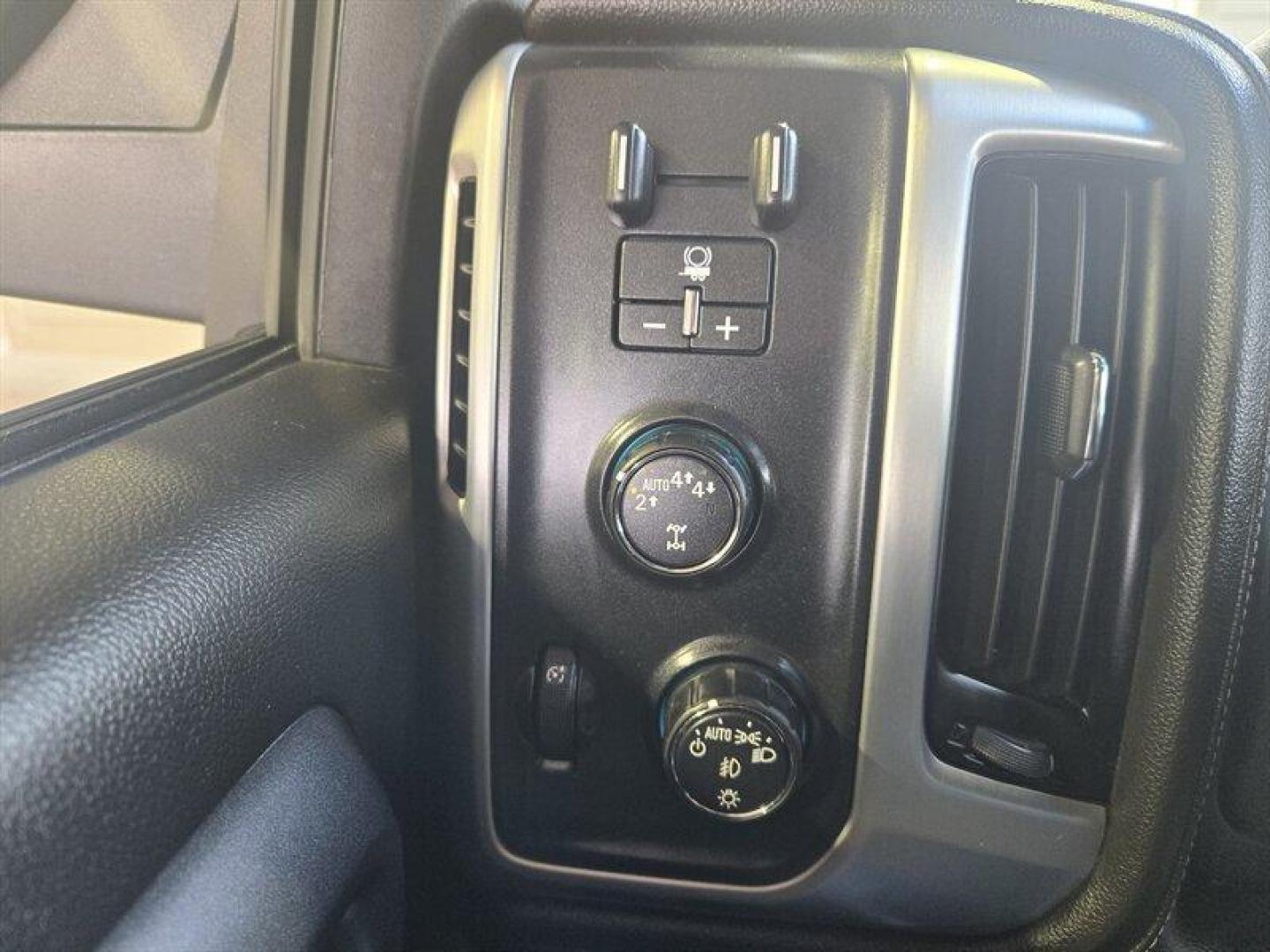 2019 Onyx Black GMC Sierra 1500 Limited SLE (2GTV2MEC2K1) with an EcoTec3 5.3L V8 355hp 383ft. lbs. engine, 6Speed Shiftable Au transmission, located at 25355 Eames Street, Channahon, IL, 60410, (815) 467-1807, 41.429108, -88.228432 - Introducing the 2019 GMC Sierra 1500 Limited SLE, a powerful and reliable pickup truck that boasts a powerful EcoTec3 5.3L V8 engine with 355 horsepower and 383 ft. lbs. of torque. This vehicle is perfect for drivers who need a reliable work truck that can handle tough terrain and heavy loads. The - Photo#18