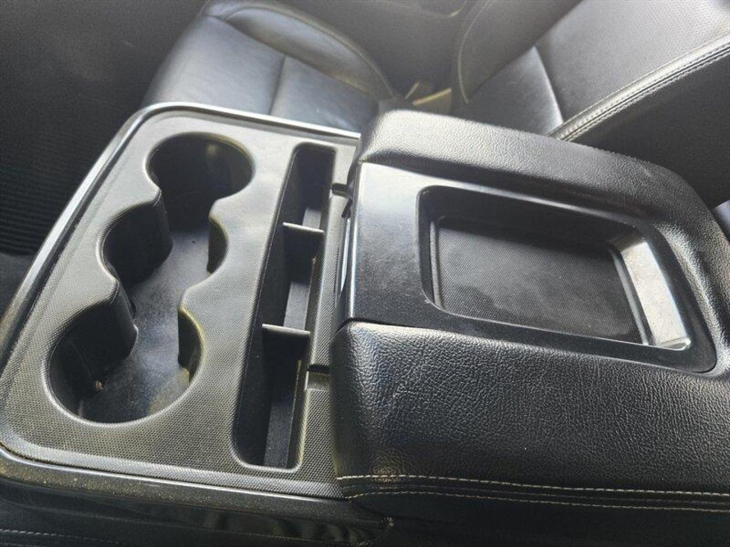 2019 Onyx Black GMC Sierra 1500 Limited SLE (2GTV2MEC2K1) with an EcoTec3 5.3L V8 355hp 383ft. lbs. engine, 6Speed Shiftable Au transmission, located at 25355 Eames Street, Channahon, IL, 60410, (815) 467-1807, 41.429108, -88.228432 - Introducing the 2019 GMC Sierra 1500 Limited SLE, a powerful and reliable pickup truck that boasts a powerful EcoTec3 5.3L V8 engine with 355 horsepower and 383 ft. lbs. of torque. This vehicle is perfect for drivers who need a reliable work truck that can handle tough terrain and heavy loads. The - Photo#28