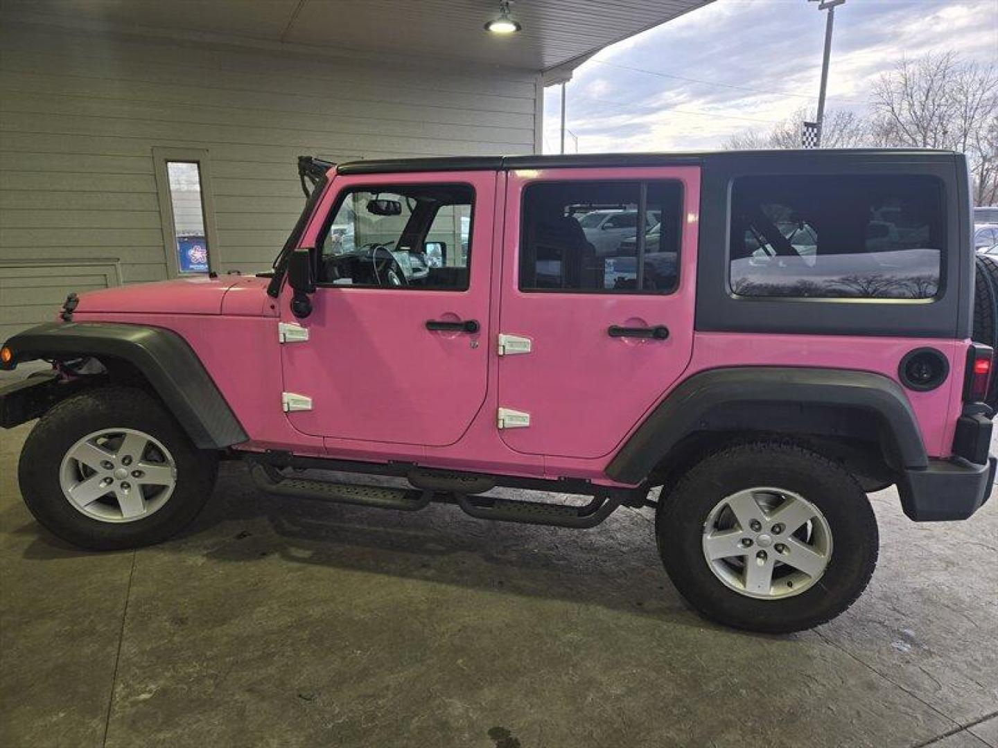 2018 Bright White Clear Coat Jeep Wrangler Unlimited Sport (1C4HJWDG0JL) with an 3.6L V6 285hp 260ft. lbs. engine, Automatic transmission, located at 25355 Eames Street, Channahon, IL, 60410, (815) 467-1807, 41.429108, -88.228432 - Photo#9