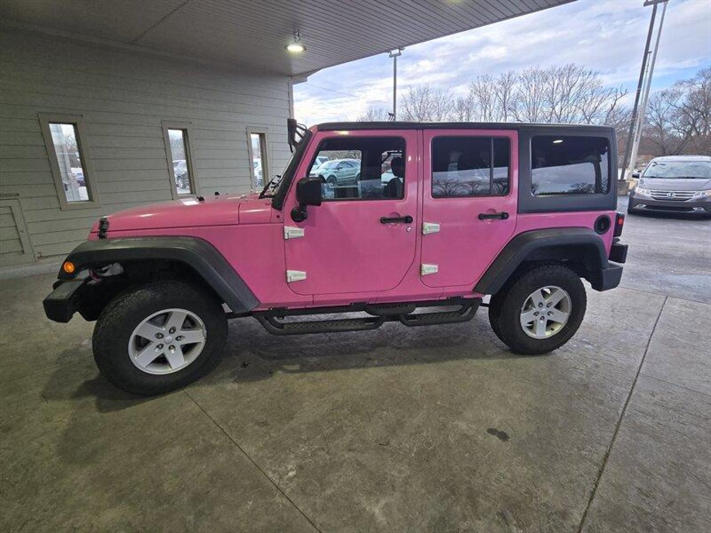 2018 Bright White Clear Coat Jeep Wrangler Unlimited Sport (1C4HJWDG0JL) with an 3.6L V6 285hp 260ft. lbs. engine, Automatic transmission, located at 25355 Eames Street, Channahon, IL, 60410, (815) 467-1807, 41.429108, -88.228432 - Photo#10
