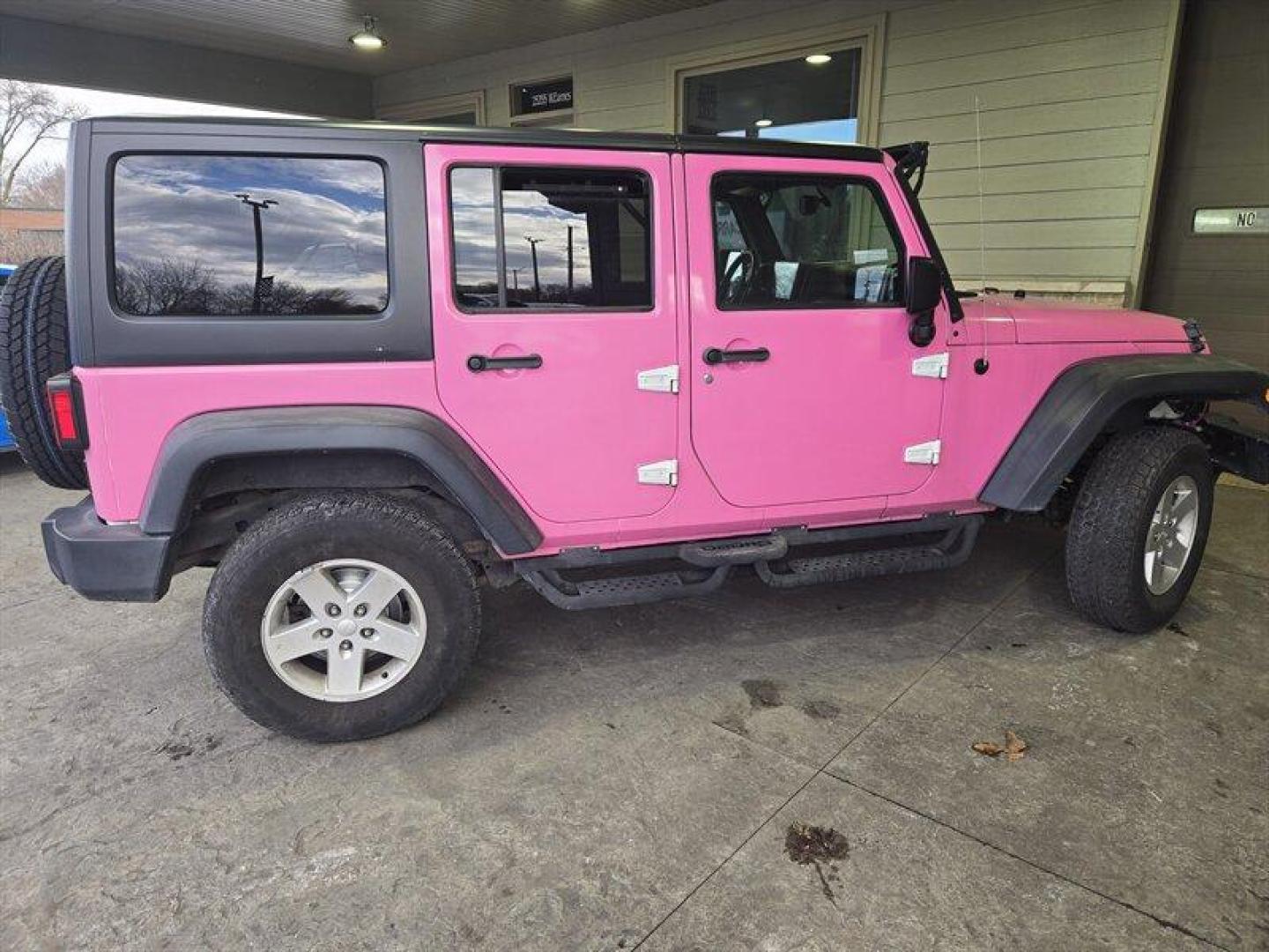 2018 Bright White Clear Coat Jeep Wrangler Unlimited Sport (1C4HJWDG0JL) with an 3.6L V6 285hp 260ft. lbs. engine, Automatic transmission, located at 25355 Eames Street, Channahon, IL, 60410, (815) 467-1807, 41.429108, -88.228432 - Photo#3