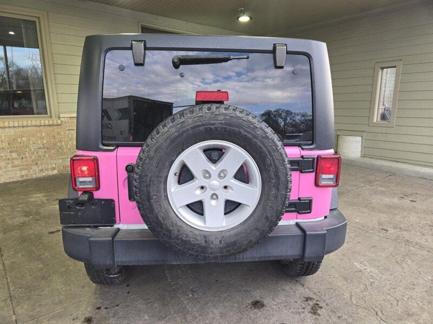 2018 Bright White Clear Coat Jeep Wrangler Unlimited Sport (1C4HJWDG0JL) with an 3.6L V6 285hp 260ft. lbs. engine, Automatic transmission, located at 25355 Eames Street, Channahon, IL, 60410, (815) 467-1807, 41.429108, -88.228432 - Photo#6