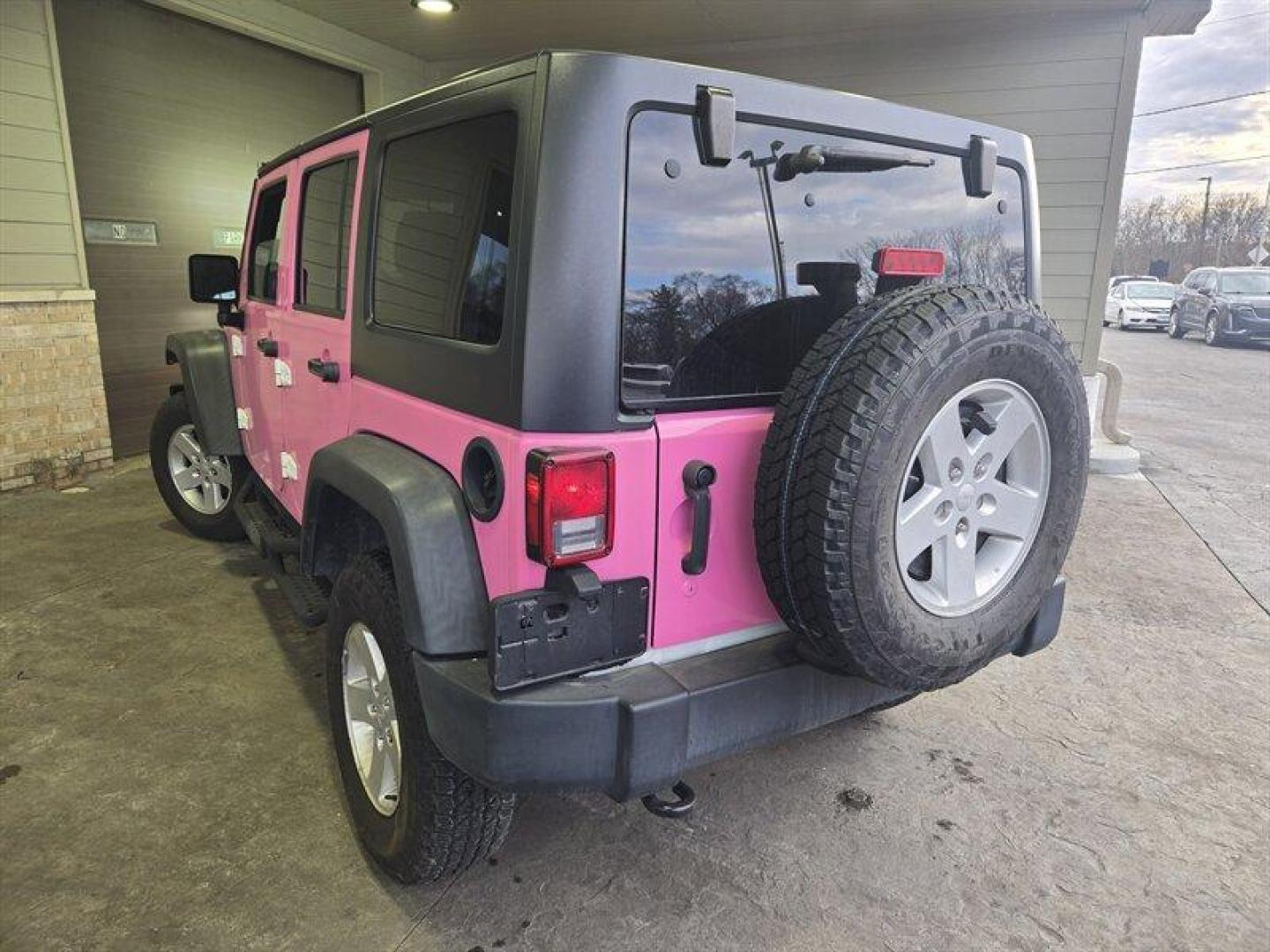 2018 Bright White Clear Coat Jeep Wrangler Unlimited Sport (1C4HJWDG0JL) with an 3.6L V6 285hp 260ft. lbs. engine, Automatic transmission, located at 25355 Eames Street, Channahon, IL, 60410, (815) 467-1807, 41.429108, -88.228432 - Photo#7