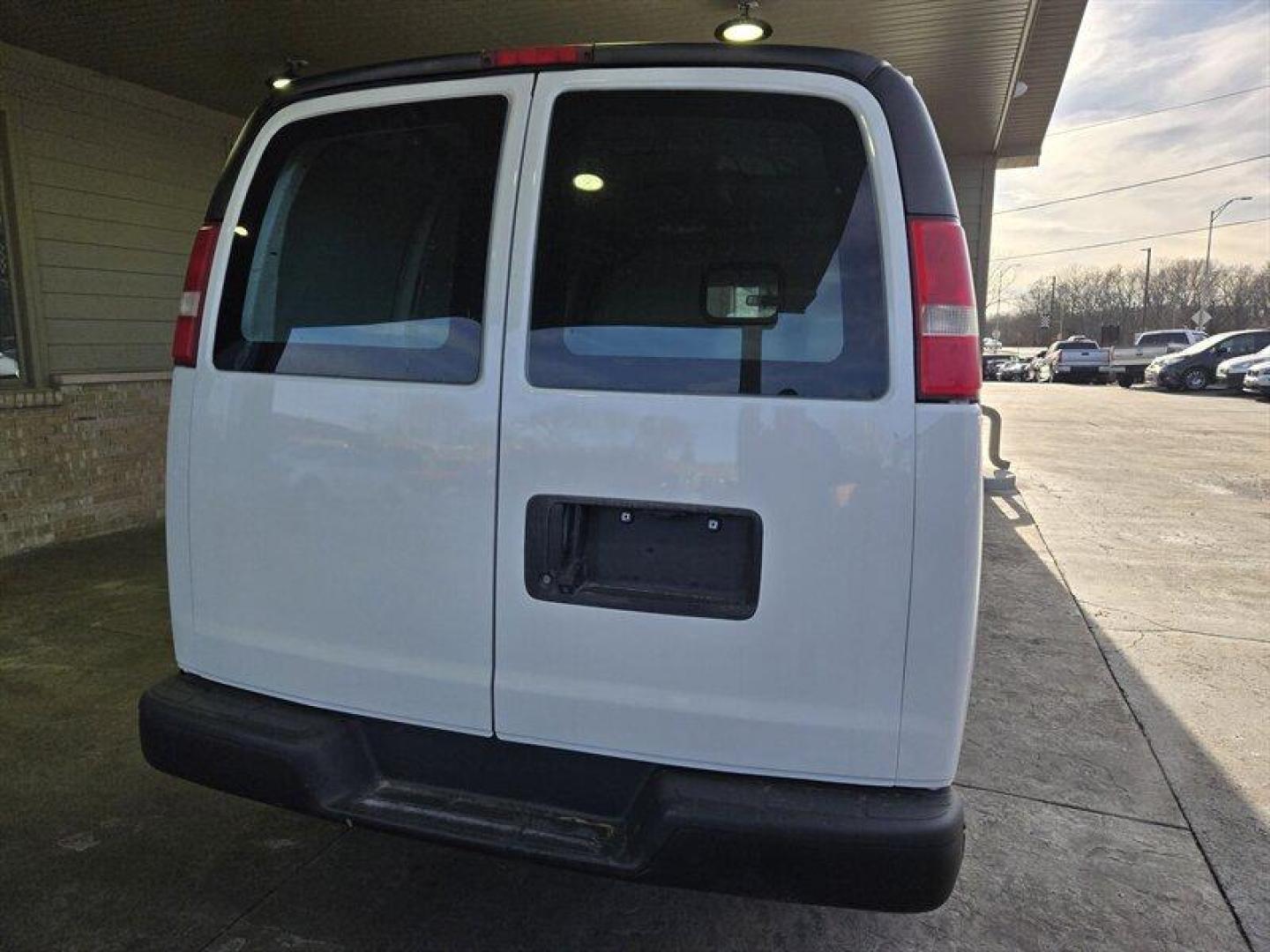 2018 Summit White Chevrolet Express Work Van Cargo (1GCWGAFP8J1) with an EcoTec3 4.3L V6 276hp 298ft. lbs. engine, Automatic transmission, located at 25355 Eames Street, Channahon, IL, 60410, (815) 467-1807, 41.429108, -88.228432 - Photo#5