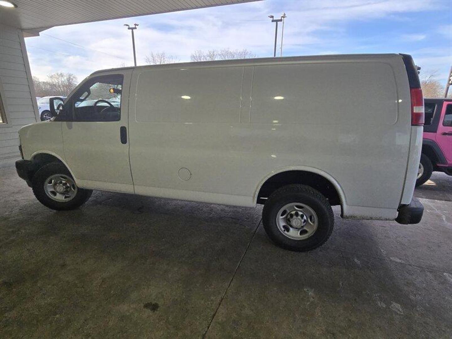 2018 Summit White Chevrolet Express Work Van Cargo (1GCWGAFP8J1) with an EcoTec3 4.3L V6 276hp 298ft. lbs. engine, Automatic transmission, located at 25355 Eames Street, Channahon, IL, 60410, (815) 467-1807, 41.429108, -88.228432 - Photo#8