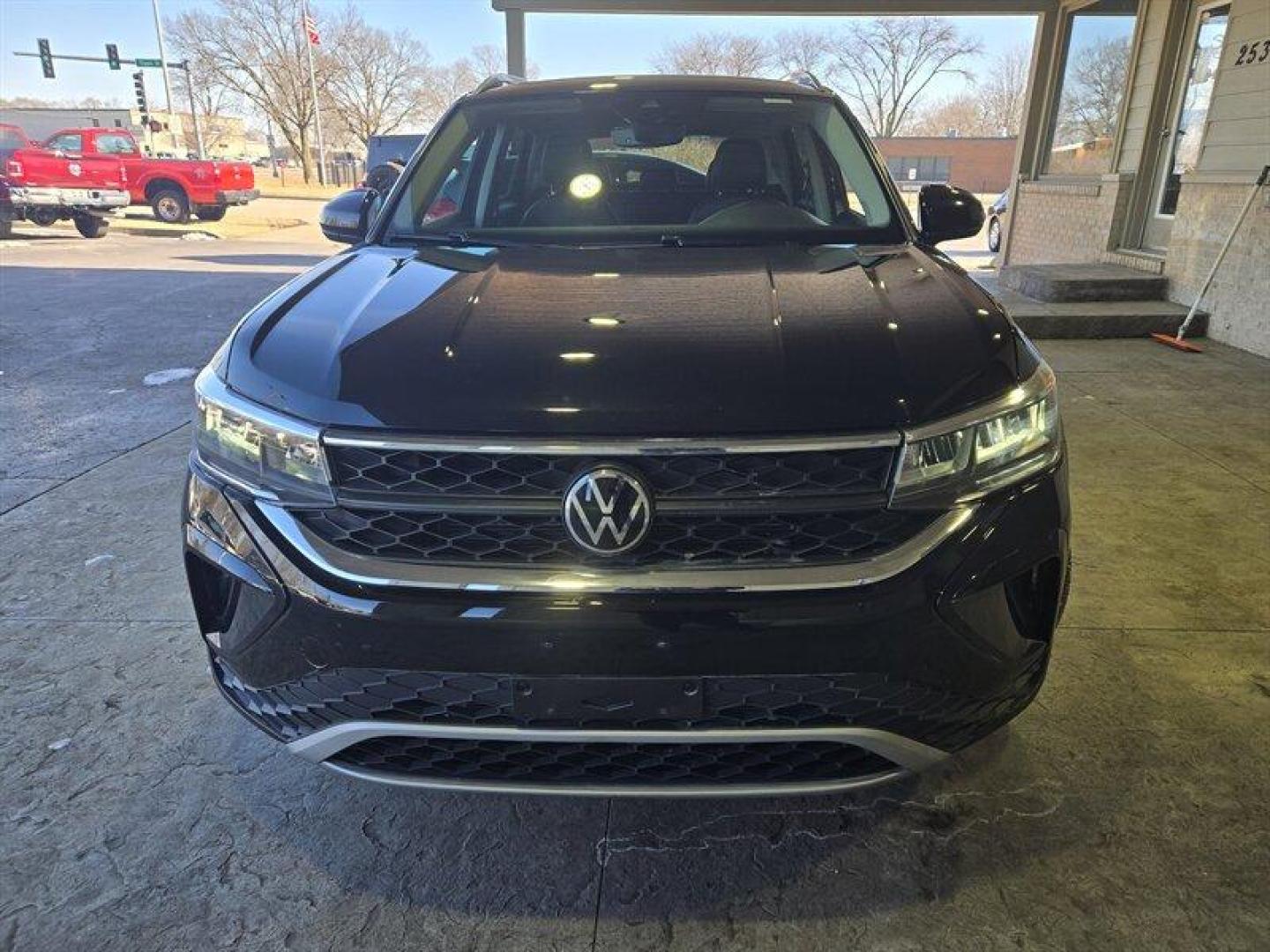 2022 Deep Black Pearl Volkswagen Taos 1.5T SE (3VVYX7B25NM) with an 1.5L Turbo I4 158hp 184ft. lbs. engine, 7Speed Double Clutc transmission, located at 25355 Eames Street, Channahon, IL, 60410, (815) 467-1807, 41.429108, -88.228432 - Introducing the 2022 Volkswagen Taos SE 4Motion, a compact SUV that's as spunky as it is efficient! This little beast is powered by a zippy 1.5L Turbo I4 engine, packing a punch with 158hp and 184ft. lbs. of torque. With less than 25,000 miles on the clock (that's less than 7,000 miles per year - we - Photo#9