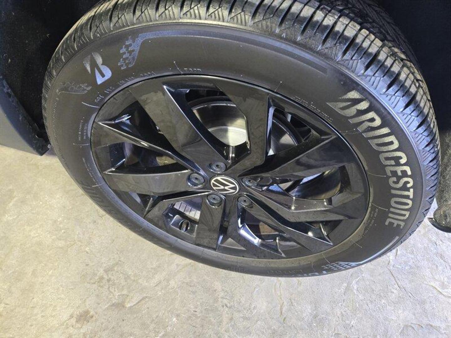 2022 Deep Black Pearl Volkswagen Taos 1.5T SE (3VVYX7B25NM) with an 1.5L Turbo I4 158hp 184ft. lbs. engine, 7Speed Double Clutc transmission, located at 25355 Eames Street, Channahon, IL, 60410, (815) 467-1807, 41.429108, -88.228432 - Introducing the 2022 Volkswagen Taos SE 4Motion, a compact SUV that's as spunky as it is efficient! This little beast is powered by a zippy 1.5L Turbo I4 engine, packing a punch with 158hp and 184ft. lbs. of torque. With less than 25,000 miles on the clock (that's less than 7,000 miles per year - we - Photo#10
