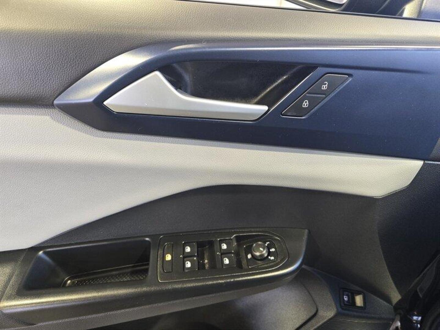 2022 Deep Black Pearl Volkswagen Taos 1.5T SE (3VVYX7B25NM) with an 1.5L Turbo I4 158hp 184ft. lbs. engine, 7Speed Double Clutc transmission, located at 25355 Eames Street, Channahon, IL, 60410, (815) 467-1807, 41.429108, -88.228432 - Introducing the 2022 Volkswagen Taos SE 4Motion, a compact SUV that's as spunky as it is efficient! This little beast is powered by a zippy 1.5L Turbo I4 engine, packing a punch with 158hp and 184ft. lbs. of torque. With less than 25,000 miles on the clock (that's less than 7,000 miles per year - we - Photo#13