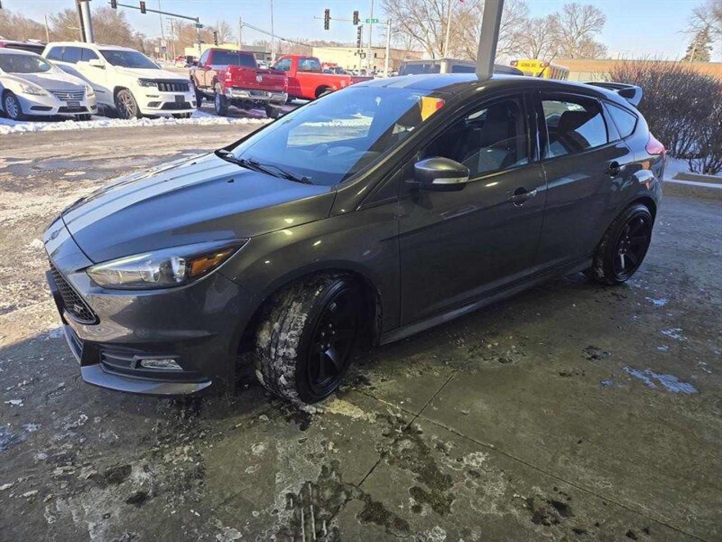 2017 Magnetic Ford Focus ST (1FADP3L93HL) with an EcoBoost 2.0L Turbo I4 252hp 270ft. lbs. engine, 6 Speed Manual transmission, located at 25355 Eames Street, Channahon, IL, 60410, (815) 467-1807, 41.429108, -88.228432 - This 2017 Ford Focus ST boasts a powerful EcoBoost 2.0L Turbo I4 engine, delivering 252hp and 270ft. lbs. of torque for a thrilling driving experience. The exterior is finished in a sleek Magnetic color, complemented by a Charcoal Black interior. With below 84,000 miles on the odometer, averaging le - Photo#11