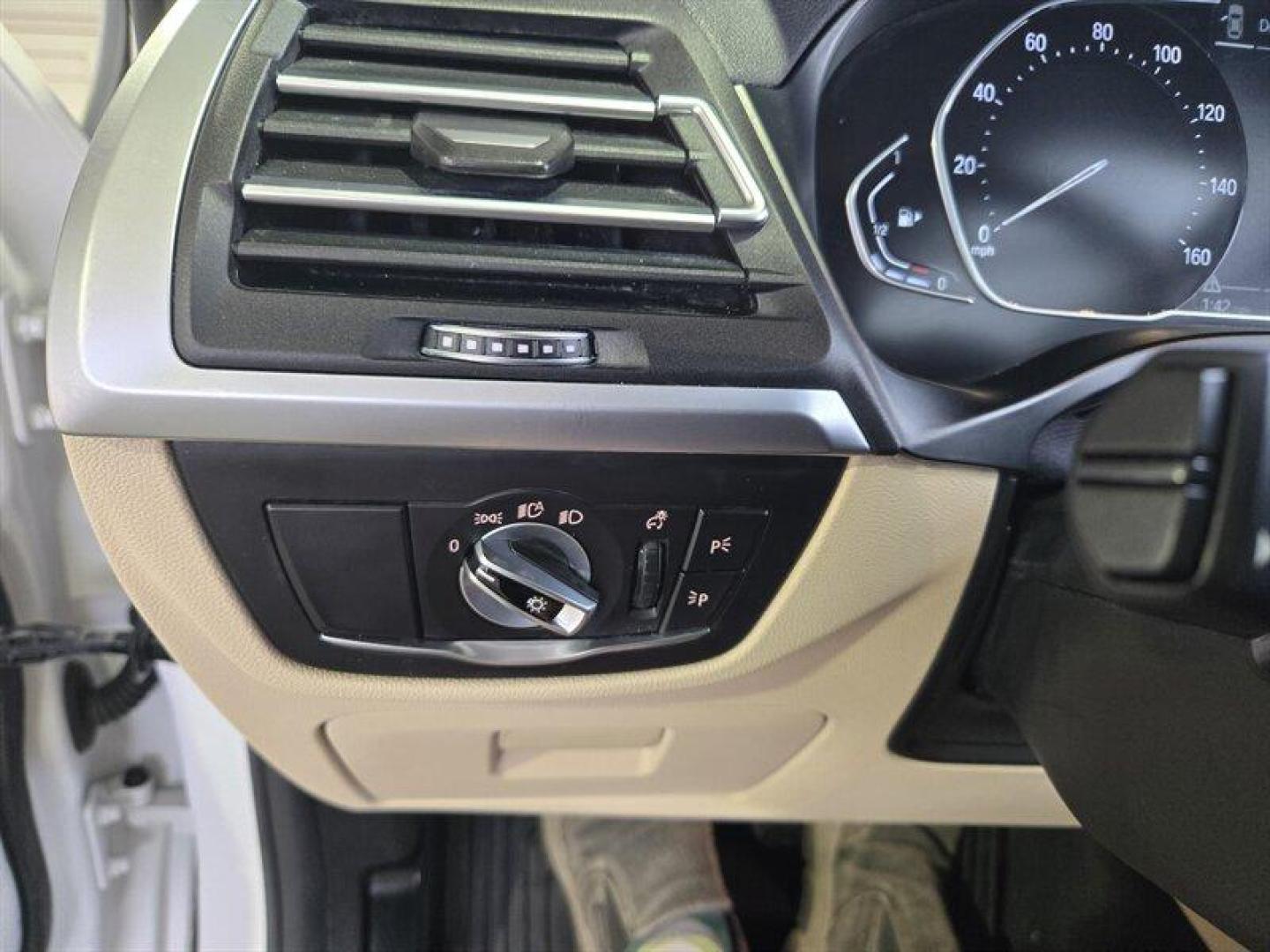 2022 Alpine White BMW X3 xDrive30i (WBX57DP0XNN) with an 2.0L Turbo I4 248hp 258ft. lbs. engine, located at 25355 Eames Street, Channahon, IL, 60410, (815) 467-1807, 41.429108, -88.228432 - Unleash the power of the 2022 BMW X3 xDrive30i, a force to be reckoned with on the road. This beast is equipped with a ferocious 2.0L Turbo I4 engine, boasting a heart-pounding 248hp and 258ft. lbs. of torque. Dominate the streets with precision and speed like never before. As you approach this mac - Photo#18