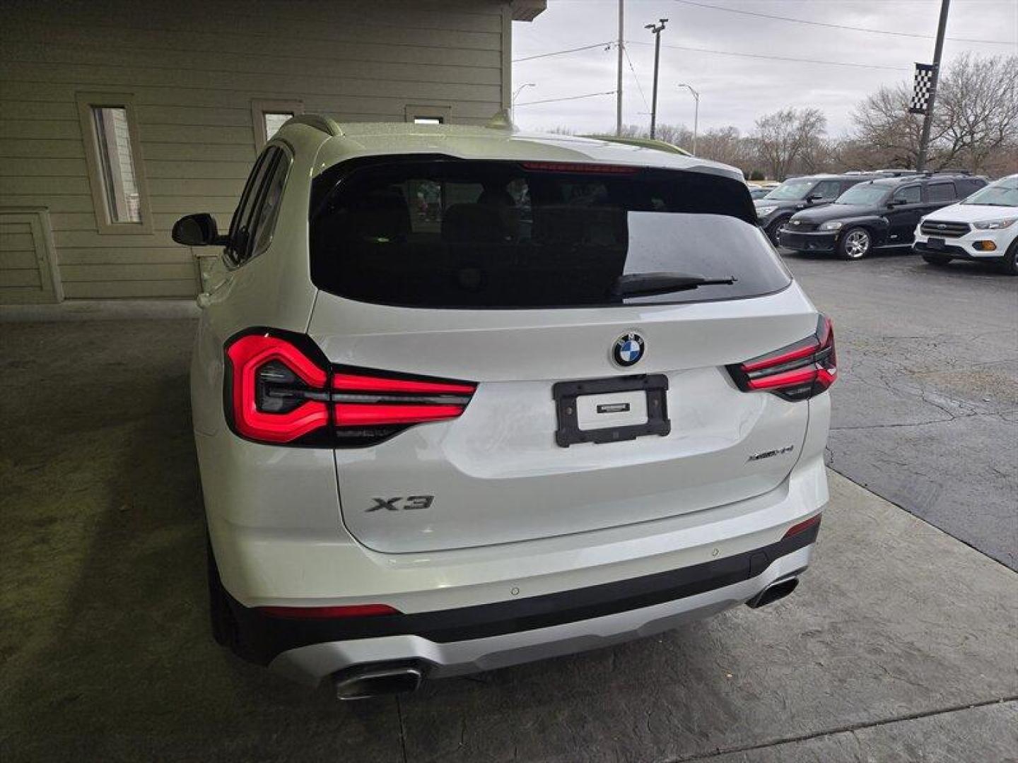2022 Alpine White BMW X3 xDrive30i (WBX57DP0XNN) with an 2.0L Turbo I4 248hp 258ft. lbs. engine, located at 25355 Eames Street, Channahon, IL, 60410, (815) 467-1807, 41.429108, -88.228432 - Unleash the power of the 2022 BMW X3 xDrive30i, a force to be reckoned with on the road. This beast is equipped with a ferocious 2.0L Turbo I4 engine, boasting a heart-pounding 248hp and 258ft. lbs. of torque. Dominate the streets with precision and speed like never before. As you approach this mac - Photo#5