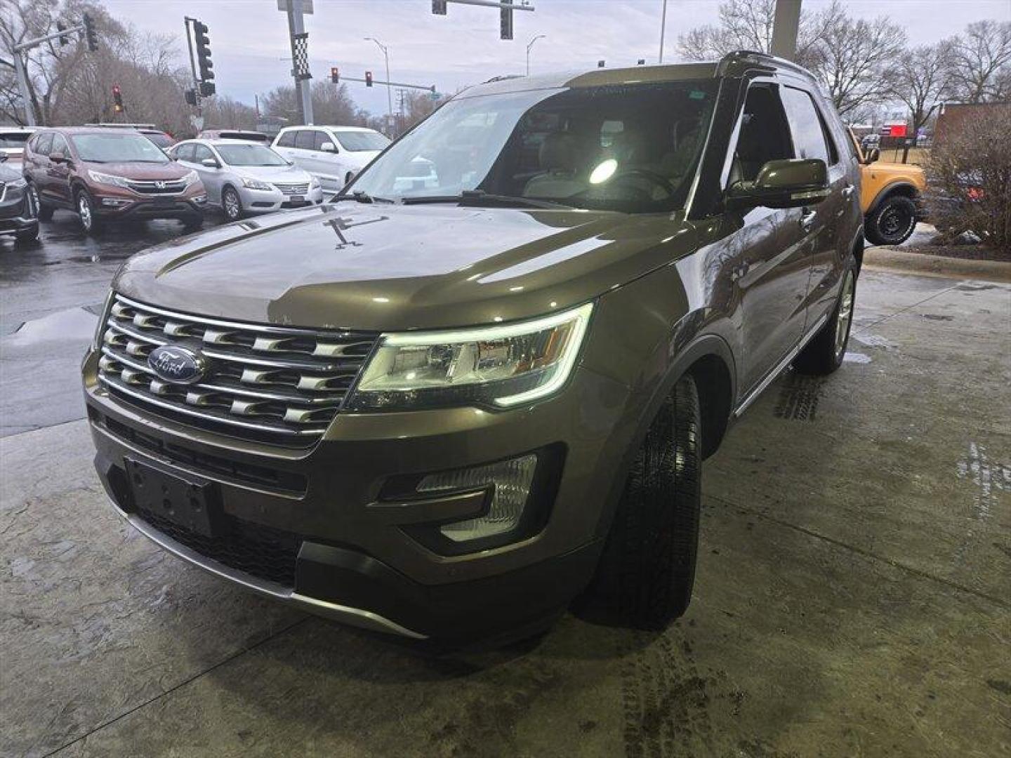 2016 Caribou Ford Explorer Limited (1FM5K8F87GG) with an 3.5L V6 290hp 255ft. lbs. engine, 6Speed Shiftable Au transmission, located at 25355 Eames Street, Channahon, IL, 60410, (815) 467-1807, 41.429108, -88.228432 - Introducing the 2016 Ford Explorer Limited in the striking Caribou exterior color! This powerhouse SUV comes equipped with a robust 3.5L V6 engine, delivering a thrilling 290hp and 255ft. lbs. of torque. Dominate the roads with confidence and style in this beast of a machine. Step inside the luxuri - Photo#10