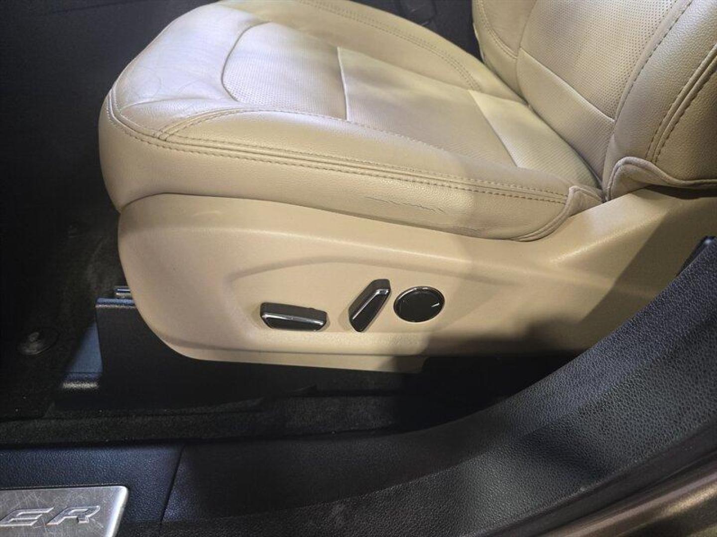 2016 Caribou Ford Explorer Limited (1FM5K8F87GG) with an 3.5L V6 290hp 255ft. lbs. engine, 6Speed Shiftable Au transmission, located at 25355 Eames Street, Channahon, IL, 60410, (815) 467-1807, 41.429108, -88.228432 - Introducing the 2016 Ford Explorer Limited in the striking Caribou exterior color! This powerhouse SUV comes equipped with a robust 3.5L V6 engine, delivering a thrilling 290hp and 255ft. lbs. of torque. Dominate the roads with confidence and style in this beast of a machine. Step inside the luxuri - Photo#19