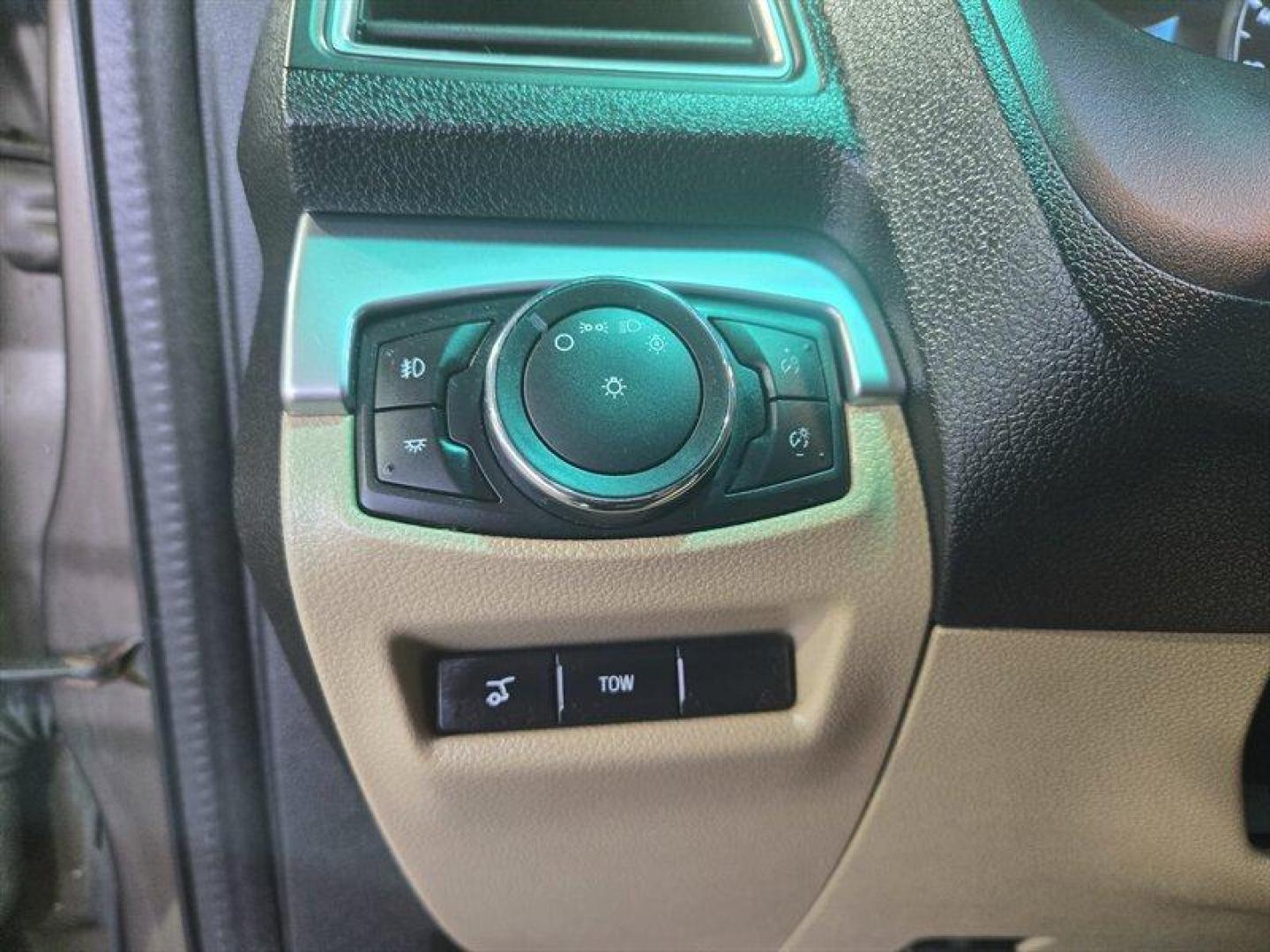 2016 Caribou Ford Explorer Limited (1FM5K8F87GG) with an 3.5L V6 290hp 255ft. lbs. engine, 6Speed Shiftable Au transmission, located at 25355 Eames Street, Channahon, IL, 60410, (815) 467-1807, 41.429108, -88.228432 - Introducing the 2016 Ford Explorer Limited in the striking Caribou exterior color! This powerhouse SUV comes equipped with a robust 3.5L V6 engine, delivering a thrilling 290hp and 255ft. lbs. of torque. Dominate the roads with confidence and style in this beast of a machine. Step inside the luxuri - Photo#27