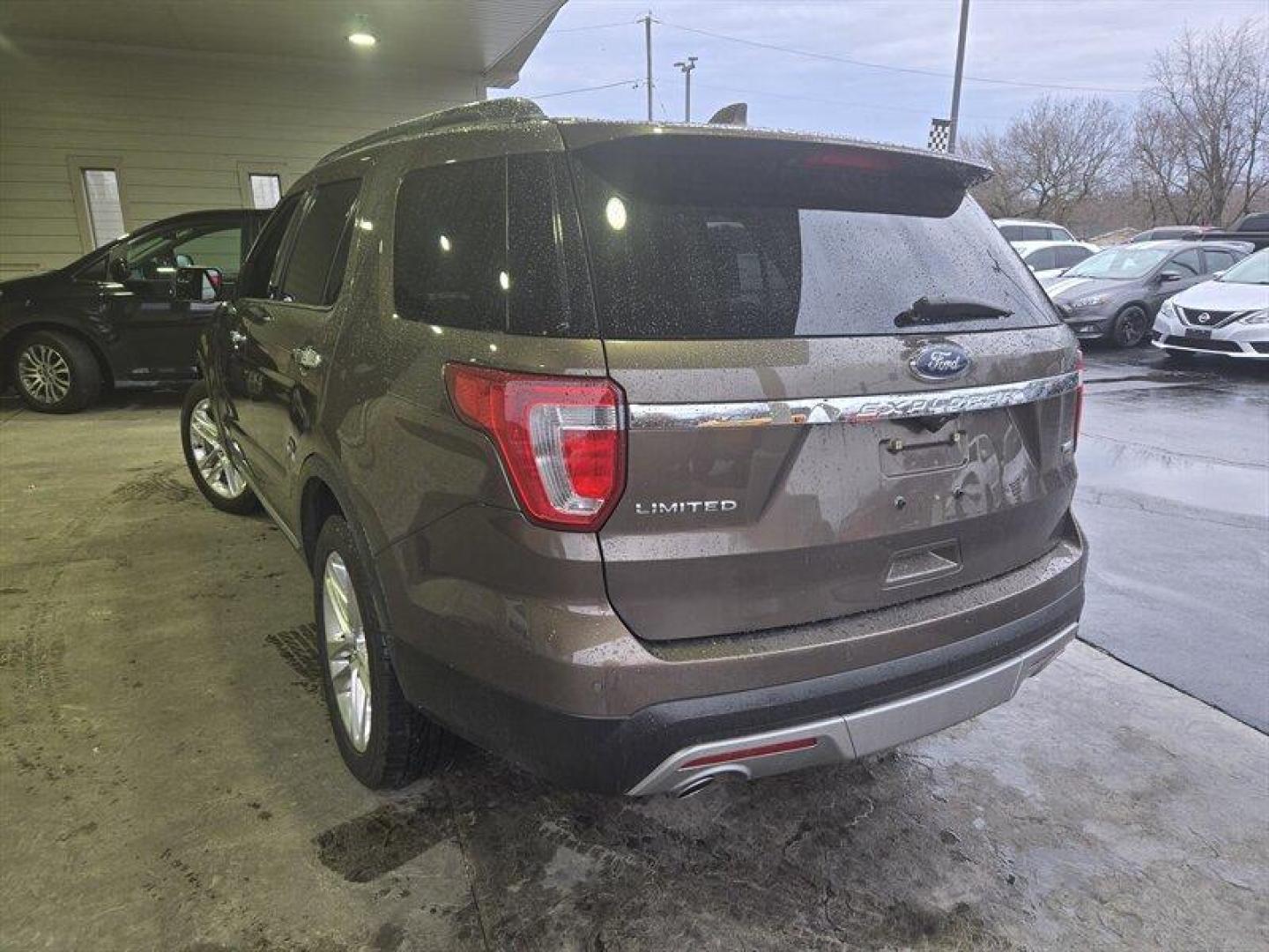 2016 Caribou Ford Explorer Limited (1FM5K8F87GG) with an 3.5L V6 290hp 255ft. lbs. engine, 6Speed Shiftable Au transmission, located at 25355 Eames Street, Channahon, IL, 60410, (815) 467-1807, 41.429108, -88.228432 - Introducing the 2016 Ford Explorer Limited in the striking Caribou exterior color! This powerhouse SUV comes equipped with a robust 3.5L V6 engine, delivering a thrilling 290hp and 255ft. lbs. of torque. Dominate the roads with confidence and style in this beast of a machine. Step inside the luxuri - Photo#5