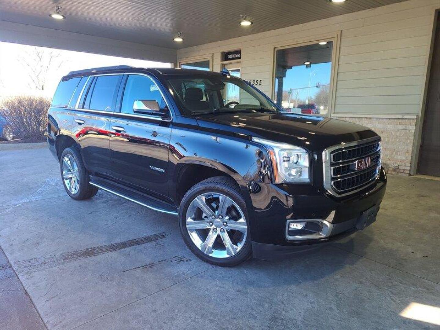 2018 Onyx Black GMC Yukon SLE (1GKS2AKC3JR) with an EcoTec3 5.3L V8 355hp 383ft. lbs. engine, Automatic transmission, located at 25355 Eames Street, Channahon, IL, 60410, (815) 467-1807, 41.429108, -88.228432 - Introducing the 2018 GMC Yukon SLE in a sleek Onyx Black exterior paired with a refined Jet Black interior. Powered by a robust EcoTec3 5.3L V8 engine generating 355hp and 383ft. lbs. of torque, this SUV offers a perfect blend of power and efficiency, achieving 16 MPG in the city and 22 MPG on the h - Photo#0