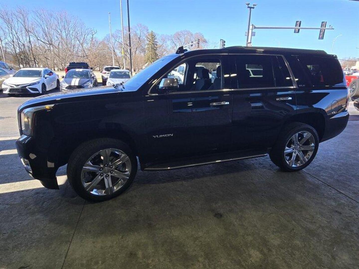 2018 Onyx Black GMC Yukon SLE (1GKS2AKC3JR) with an EcoTec3 5.3L V8 355hp 383ft. lbs. engine, Automatic transmission, located at 25355 Eames Street, Channahon, IL, 60410, (815) 467-1807, 41.429108, -88.228432 - Introducing the 2018 GMC Yukon SLE in a sleek Onyx Black exterior paired with a refined Jet Black interior. Powered by a robust EcoTec3 5.3L V8 engine generating 355hp and 383ft. lbs. of torque, this SUV offers a perfect blend of power and efficiency, achieving 16 MPG in the city and 22 MPG on the h - Photo#11