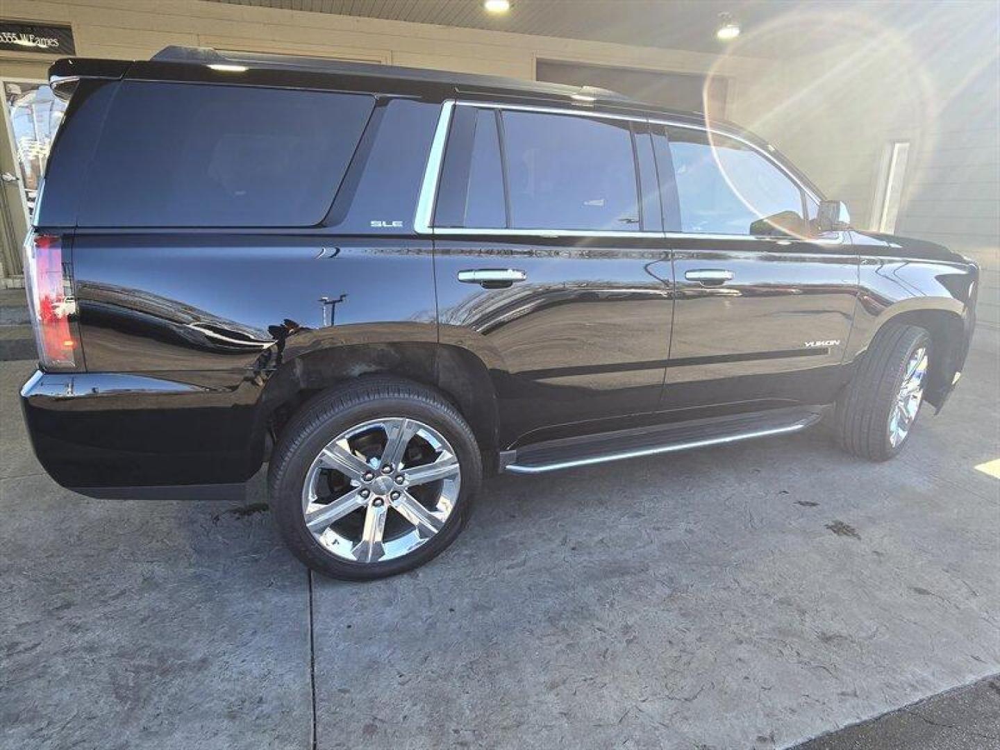 2018 Onyx Black GMC Yukon SLE (1GKS2AKC3JR) with an EcoTec3 5.3L V8 355hp 383ft. lbs. engine, Automatic transmission, located at 25355 Eames Street, Channahon, IL, 60410, (815) 467-1807, 41.429108, -88.228432 - Introducing the 2018 GMC Yukon SLE in a sleek Onyx Black exterior paired with a refined Jet Black interior. Powered by a robust EcoTec3 5.3L V8 engine generating 355hp and 383ft. lbs. of torque, this SUV offers a perfect blend of power and efficiency, achieving 16 MPG in the city and 22 MPG on the h - Photo#4