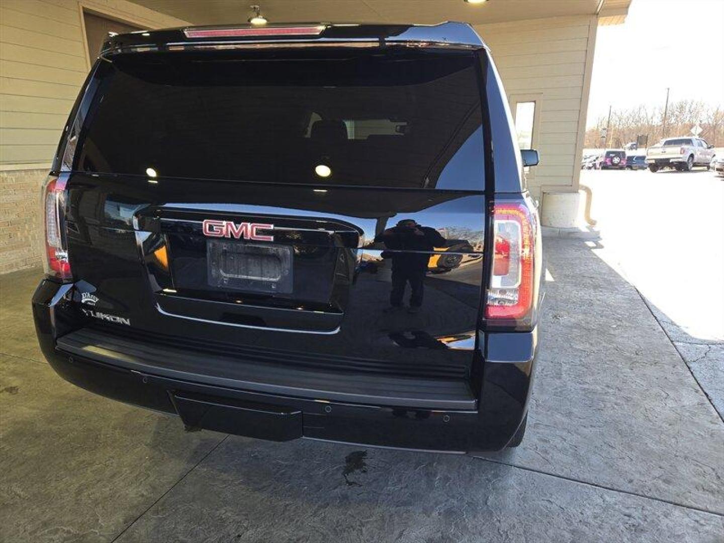 2018 Onyx Black GMC Yukon SLE (1GKS2AKC3JR) with an EcoTec3 5.3L V8 355hp 383ft. lbs. engine, Automatic transmission, located at 25355 Eames Street, Channahon, IL, 60410, (815) 467-1807, 41.429108, -88.228432 - Introducing the 2018 GMC Yukon SLE in a sleek Onyx Black exterior paired with a refined Jet Black interior. Powered by a robust EcoTec3 5.3L V8 engine generating 355hp and 383ft. lbs. of torque, this SUV offers a perfect blend of power and efficiency, achieving 16 MPG in the city and 22 MPG on the h - Photo#6