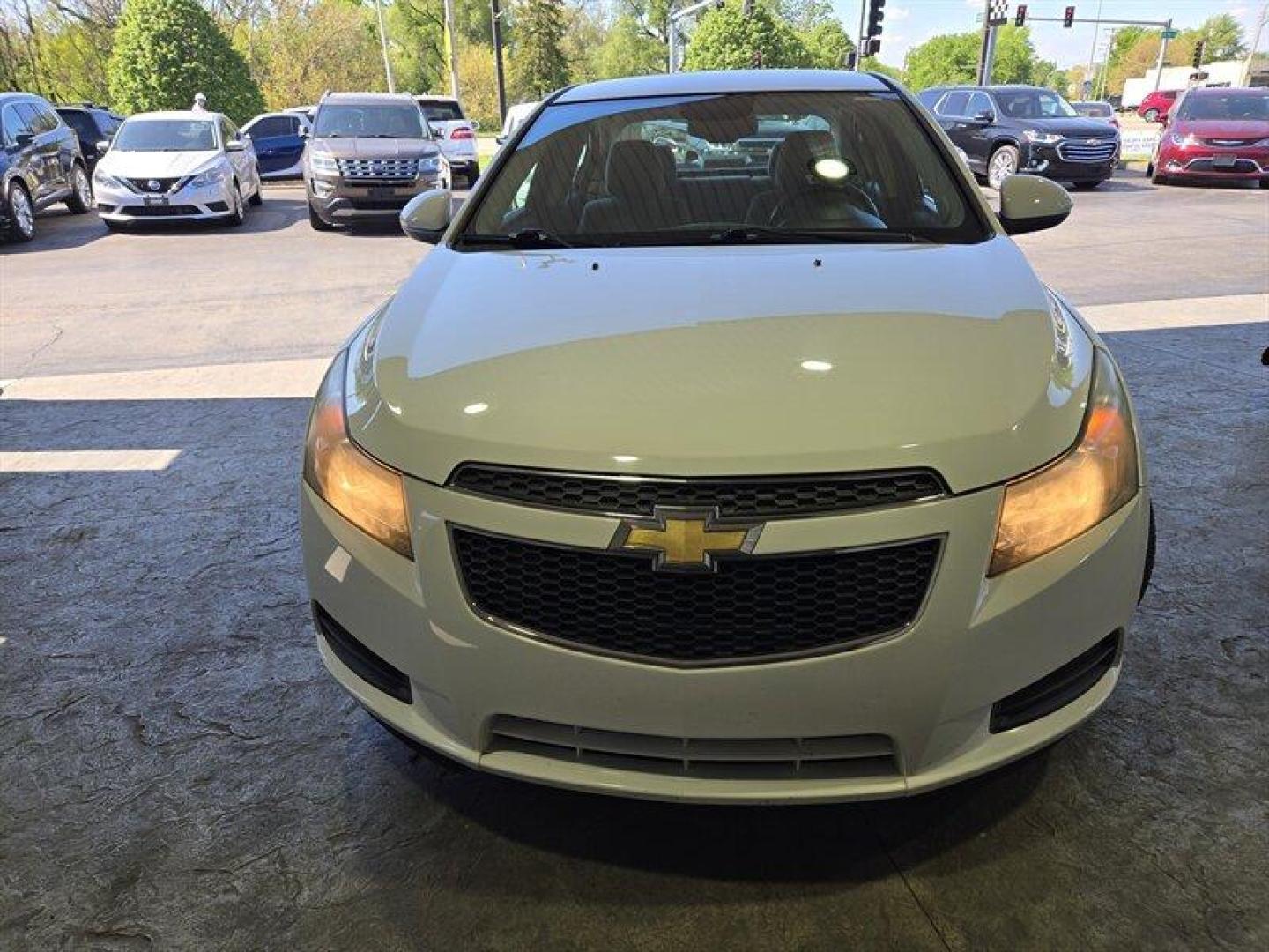 2013 Summit White Chevrolet Cruze 1LT (1G1PC5SB1D7) with an Ecotec 1.4L Turbo I4 138hp 148ft. lbs. engine, Automatic transmission, located at 25355 Eames Street, Channahon, IL, 60410, (815) 467-1807, 41.429108, -88.228432 - Introducing the fantastic 2013 Chevrolet Cruze 1LT Auto! This stylish sedan is equipped with a powerful yet efficient Ecotec 1.4L Turbo I4 engine, delivering a peppy 138hp and 148ft. lbs. of torque. With less than 68,000 miles on the odometer, averaging under 6,000 miles per year, this Cruze is read - Photo#8
