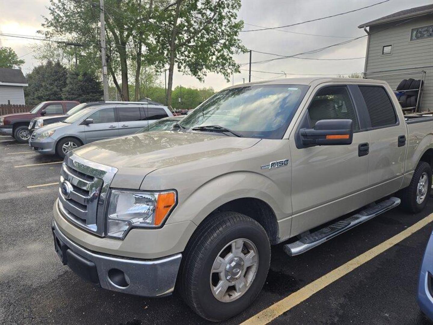 2010 Pueblo Gold Metallic Ford F-150 XLT (1FTEW1C87AF) with an 4.6L 3V V8 292hp 320ft. lbs. engine, Automatic transmission, located at 25355 Eames Street, Channahon, IL, 60410, (815) 467-1807, 41.429108, -88.228432 - Photo#0