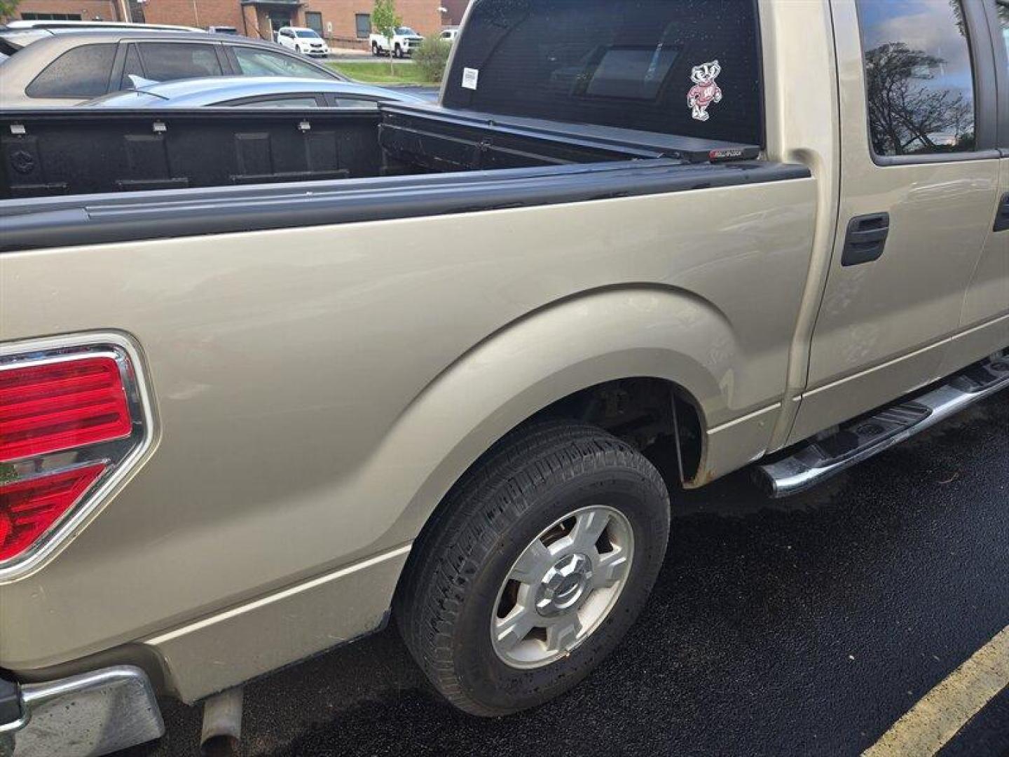 2010 Pueblo Gold Metallic Ford F-150 XLT (1FTEW1C87AF) with an 4.6L 3V V8 292hp 320ft. lbs. engine, Automatic transmission, located at 25355 Eames Street, Channahon, IL, 60410, (815) 467-1807, 41.429108, -88.228432 - Photo#1