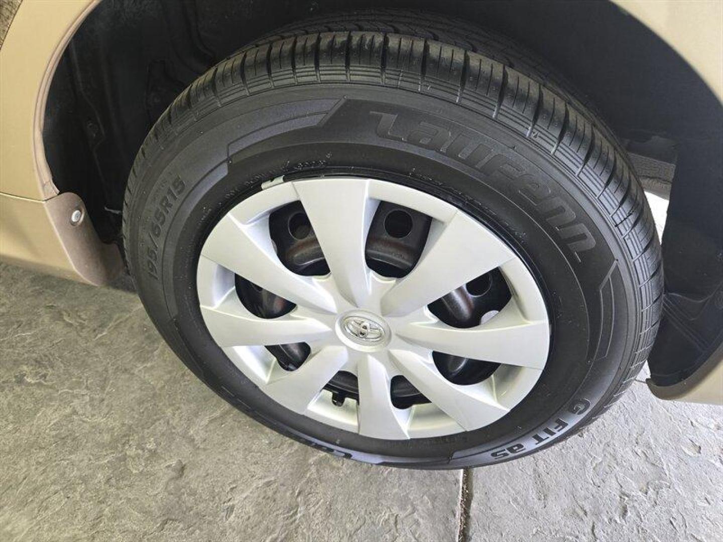 2013 Sandy Beach Metallic Toyota Corolla L (2T1BU4EE0DC) with an 1.8L I4 132hp 128ft. lbs. engine, Automatic transmission, located at 25355 Eames Street, Channahon, IL, 60410, (815) 467-1807, 41.429108, -88.228432 - Photo#11