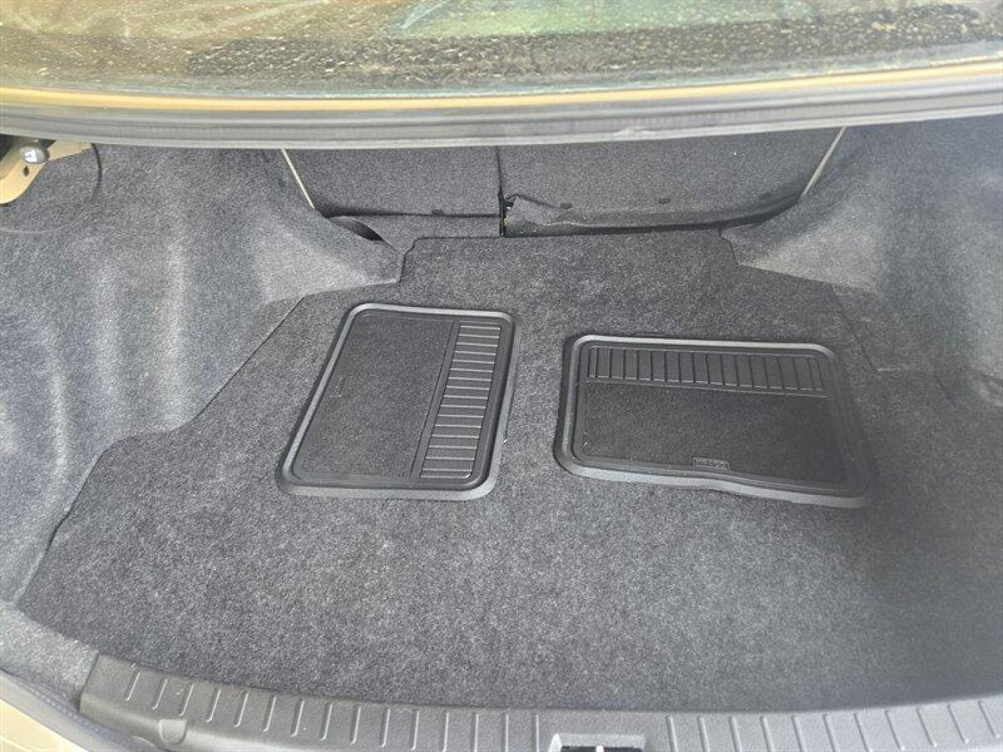 2013 Sandy Beach Metallic Toyota Corolla L (2T1BU4EE0DC) with an 1.8L I4 132hp 128ft. lbs. engine, Automatic transmission, located at 25355 Eames Street, Channahon, IL, 60410, (815) 467-1807, 41.429108, -88.228432 - Photo#17
