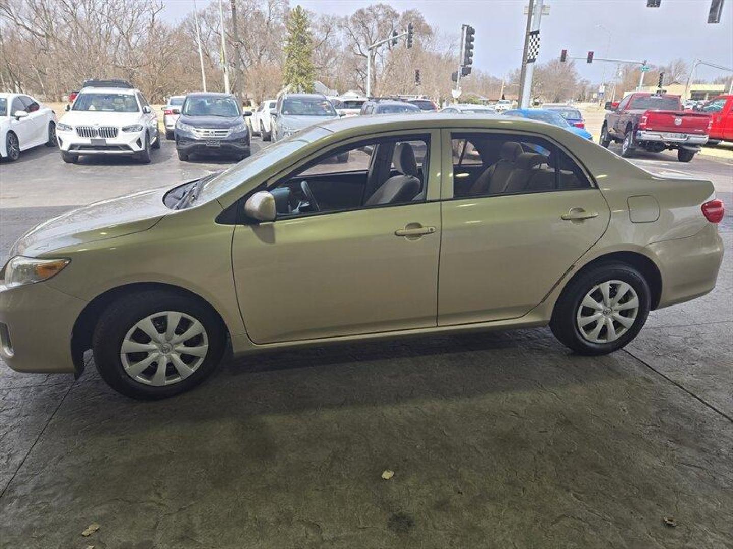 2013 Sandy Beach Metallic Toyota Corolla L (2T1BU4EE0DC) with an 1.8L I4 132hp 128ft. lbs. engine, Automatic transmission, located at 25355 Eames Street, Channahon, IL, 60410, (815) 467-1807, 41.429108, -88.228432 - Photo#8