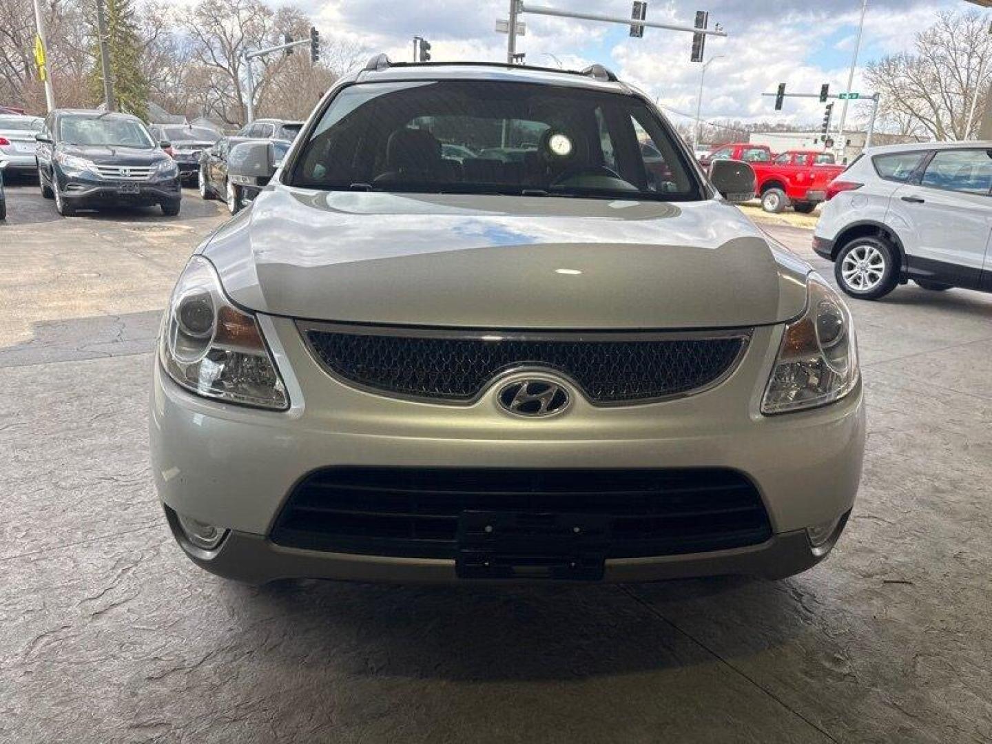 2007 Liquid Silver Hyundai Veracruz Limited (KM8NU13C27U) with an 3.8L V6 260hp 257ft. lbs. engine, 6Speed Shiftable Au transmission, located at 25355 Eames Street, Channahon, IL, 60410, (815) 467-1807, 41.429108, -88.228432 - Photo#8