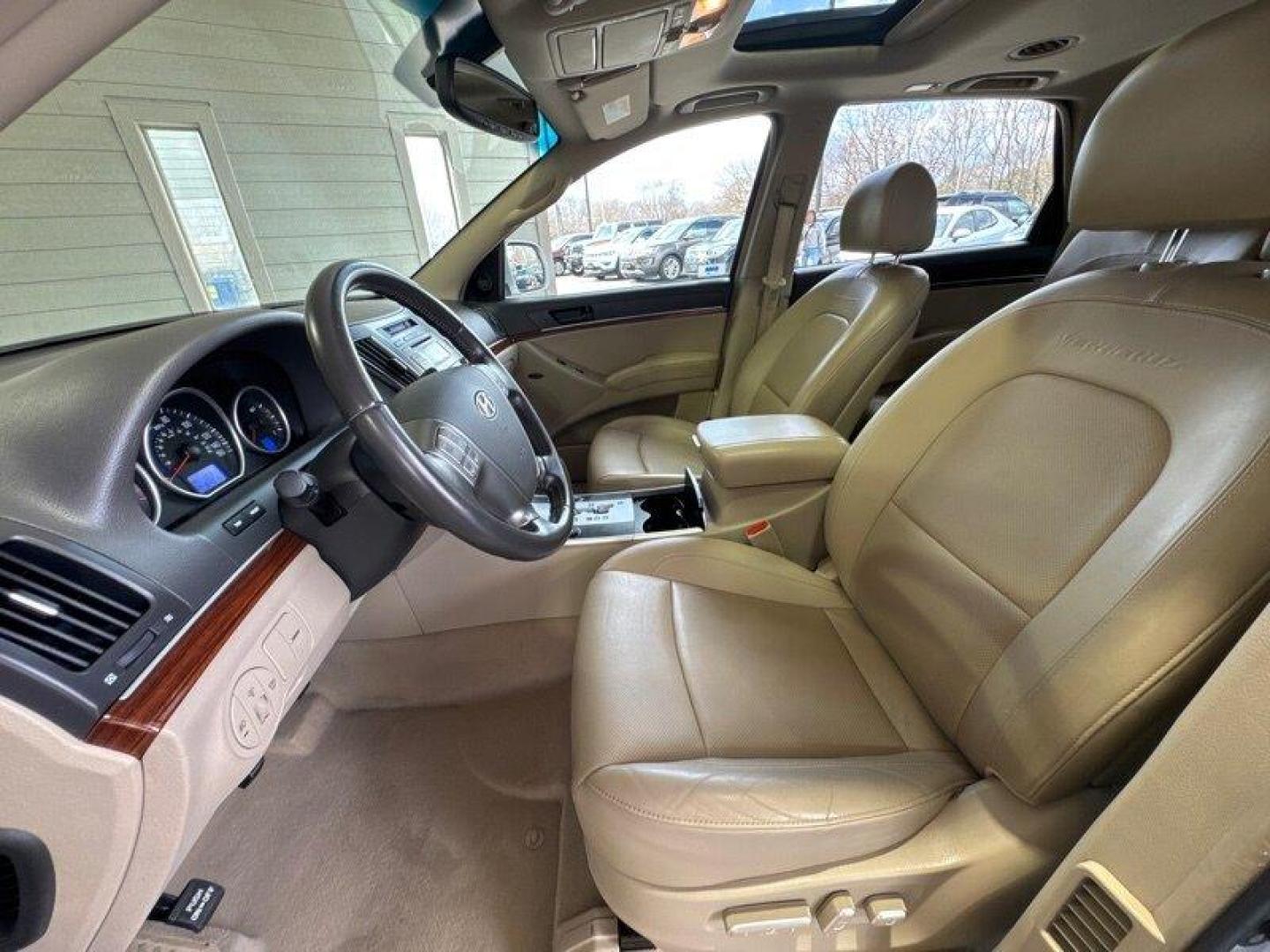 2007 Liquid Silver Hyundai Veracruz Limited (KM8NU13C27U) with an 3.8L V6 260hp 257ft. lbs. engine, 6Speed Shiftable Au transmission, located at 25355 Eames Street, Channahon, IL, 60410, (815) 467-1807, 41.429108, -88.228432 - Photo#12